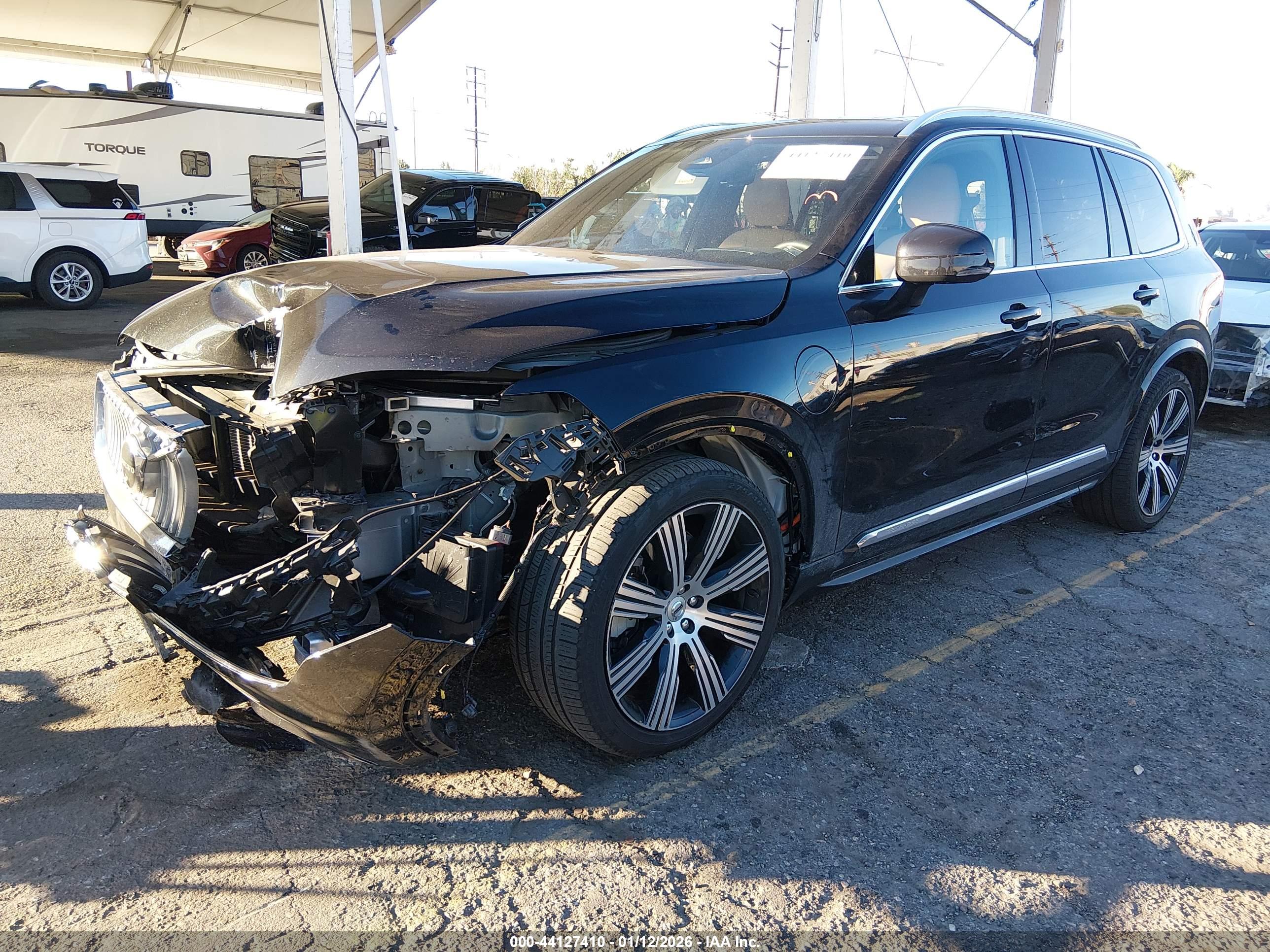 VOLVO XC90 image 2