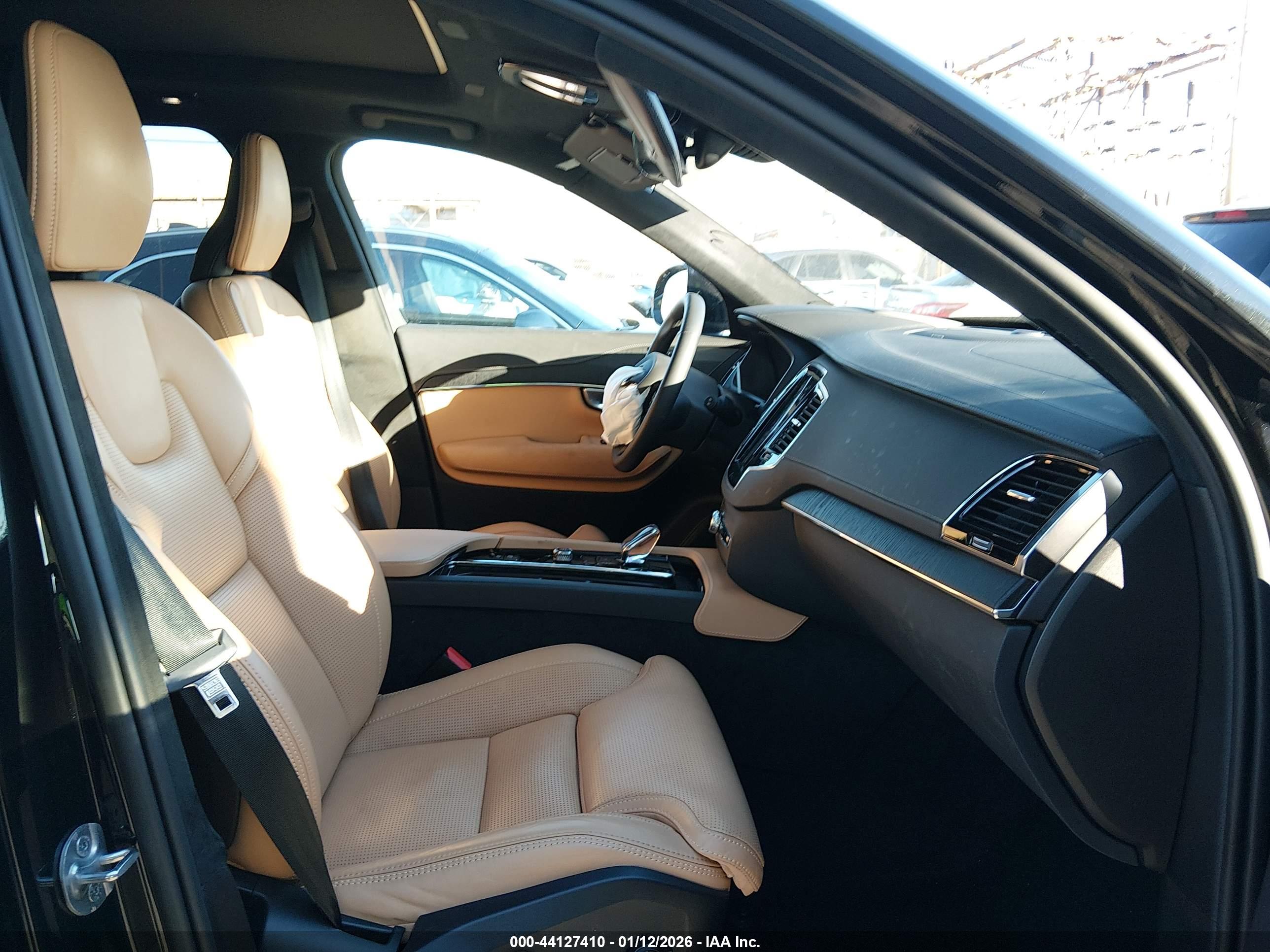 VOLVO XC90 image 5