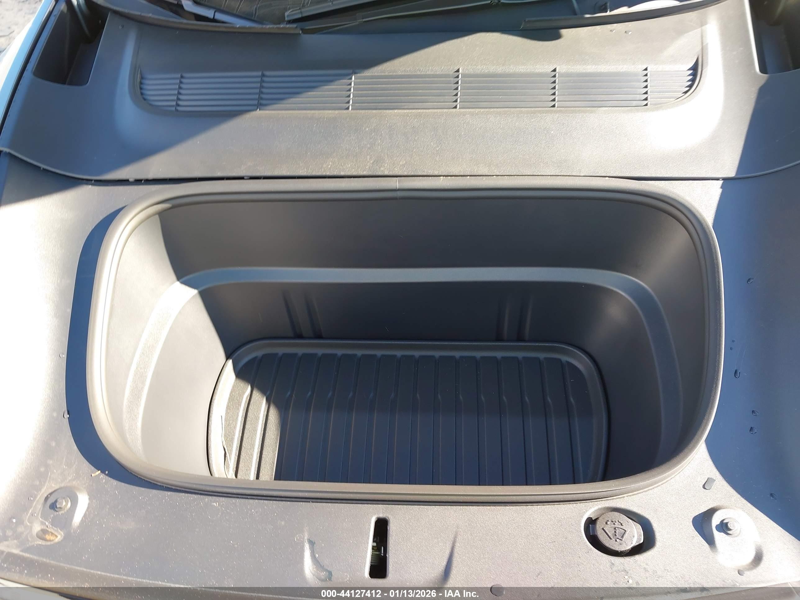 TESLA MODEL image 10