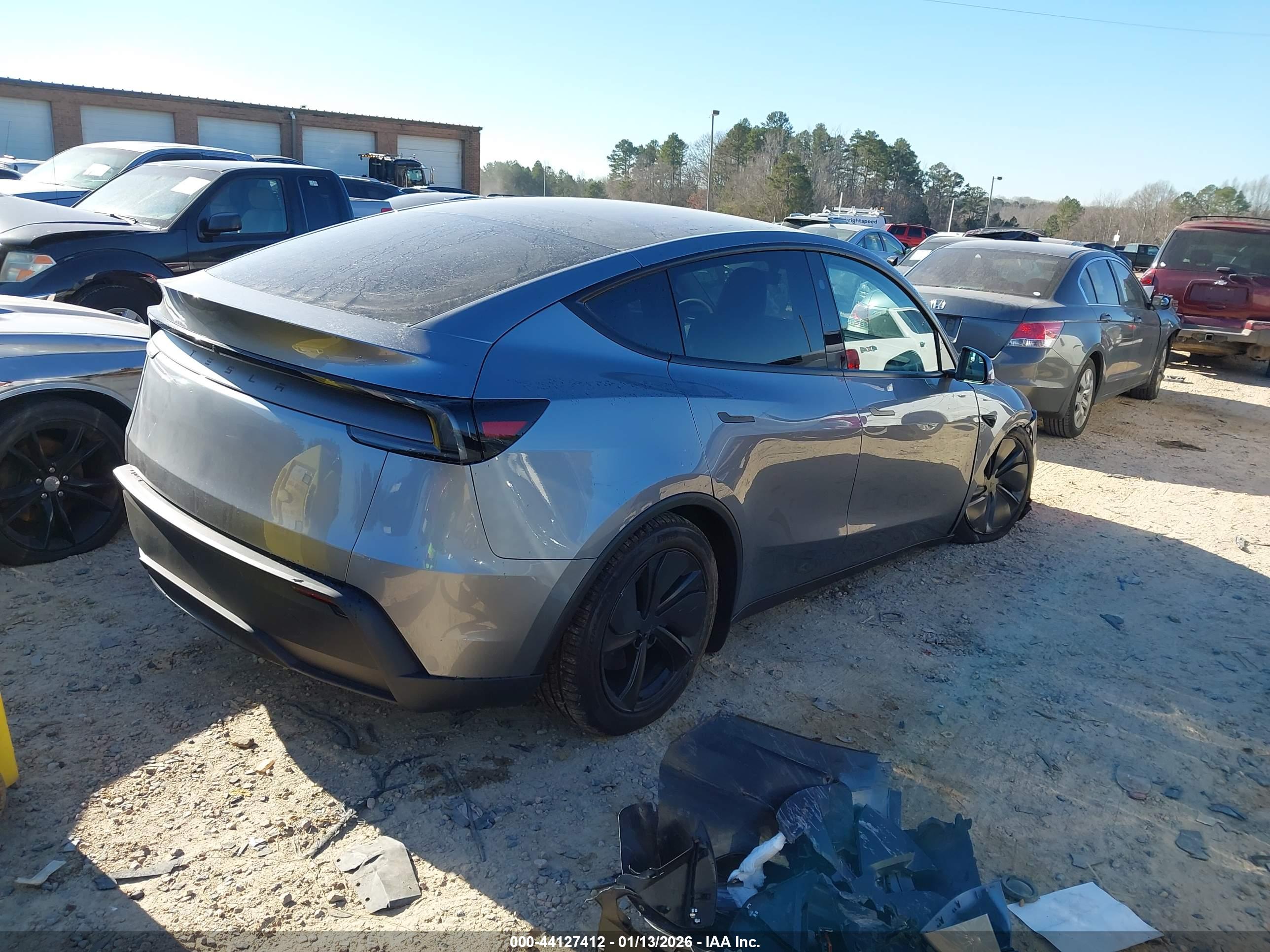 TESLA MODEL image 4