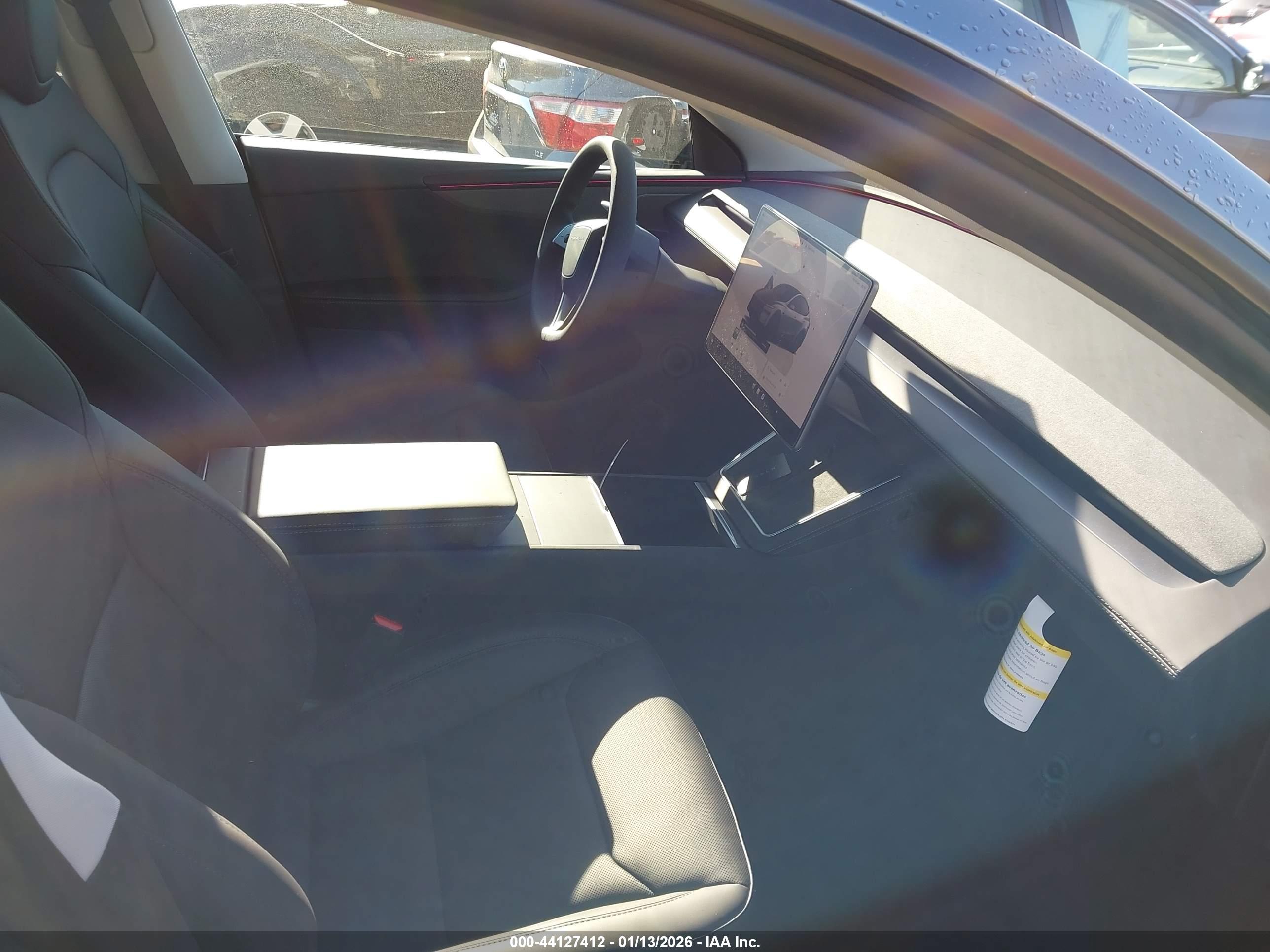 TESLA MODEL image 5