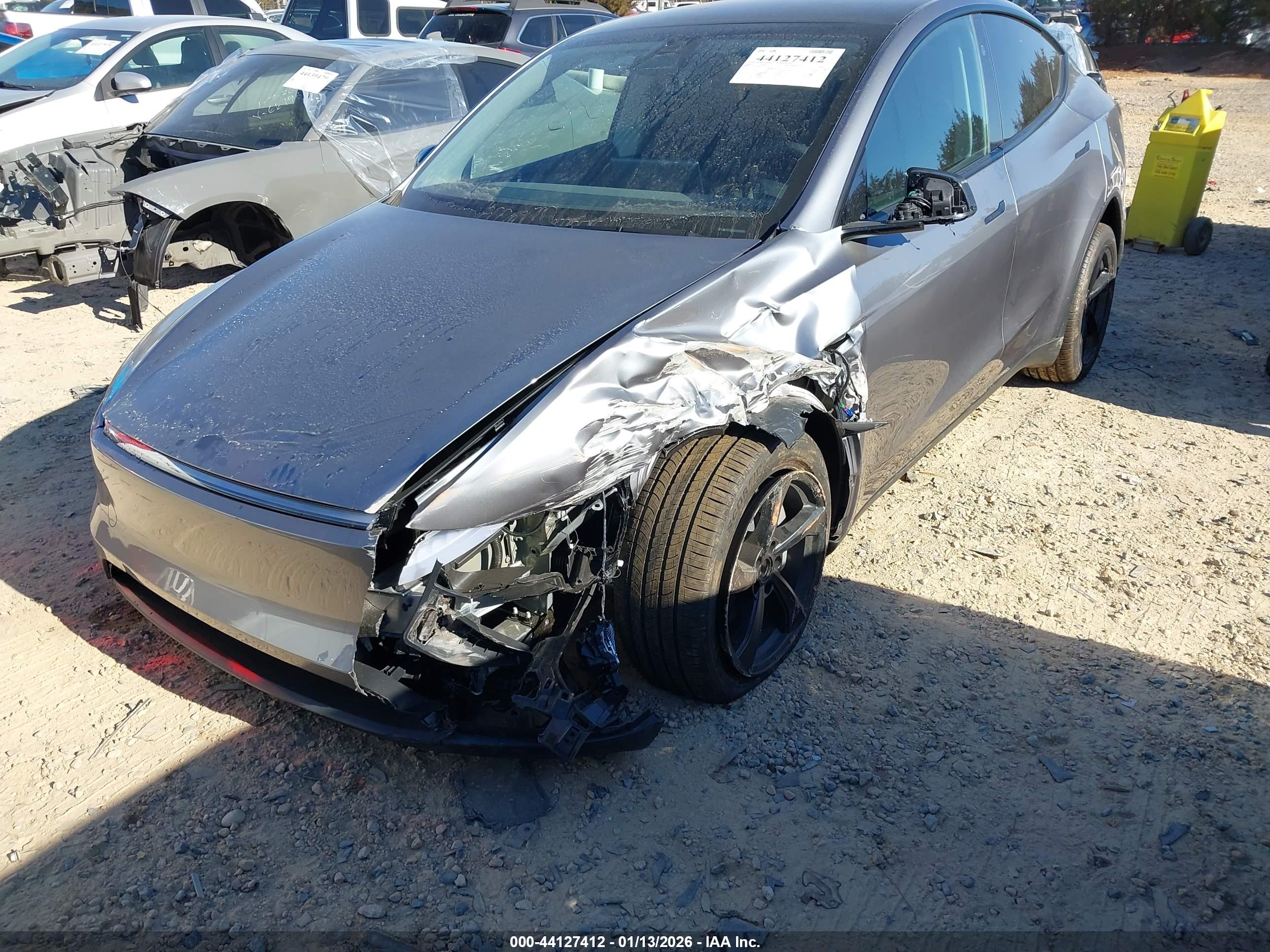 TESLA MODEL image 6