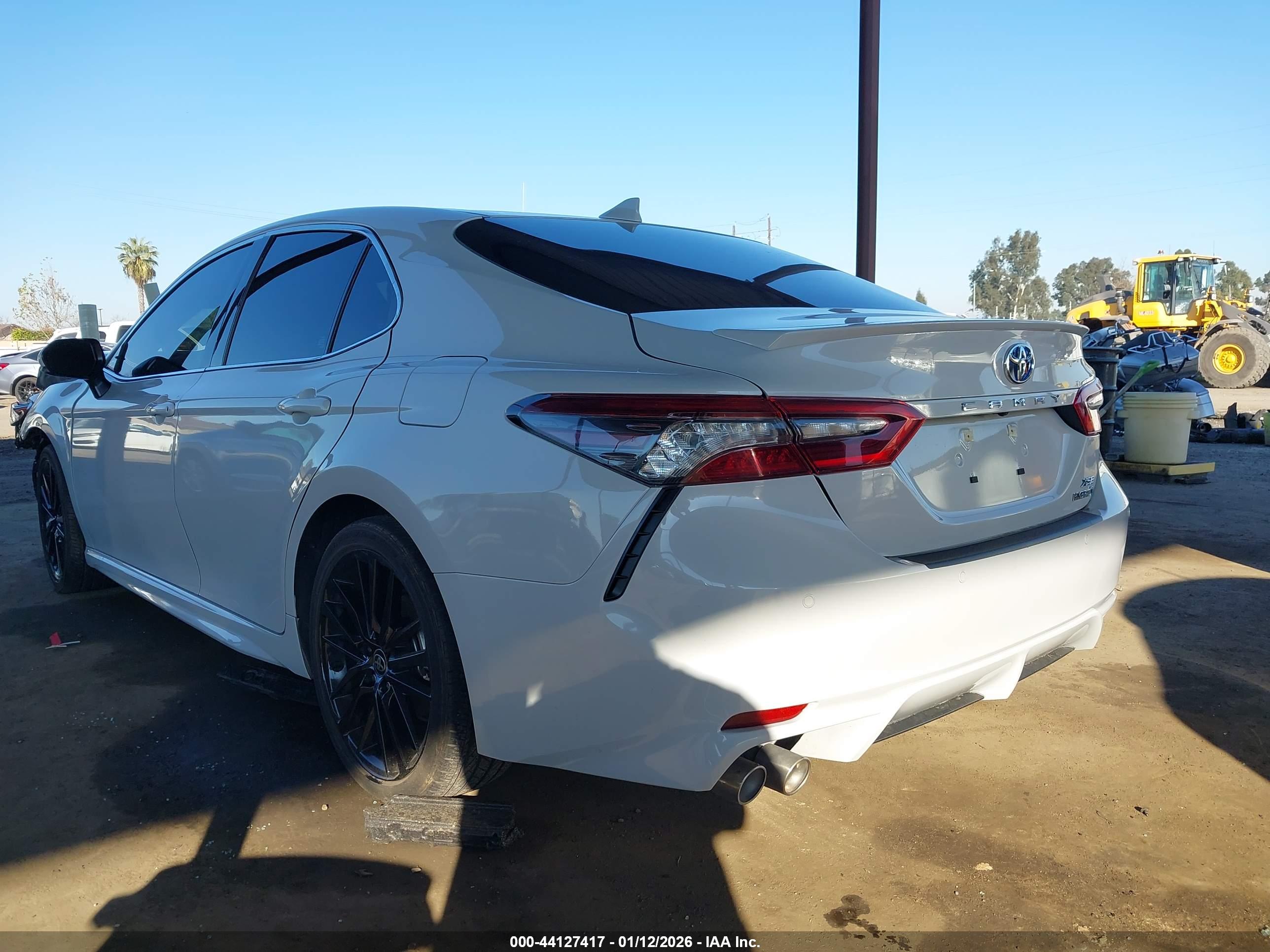 TOYOTA CAMRY image 3