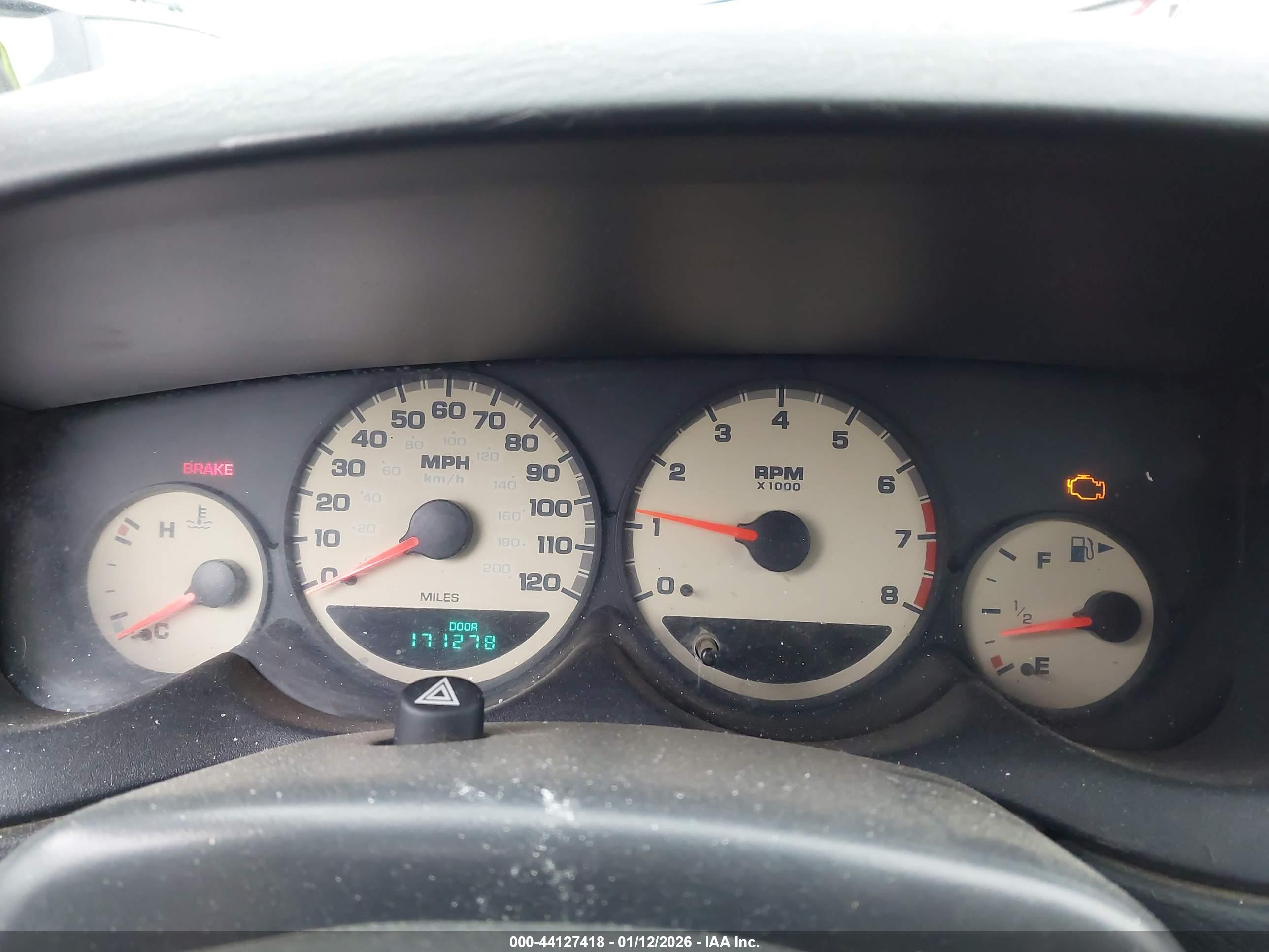 DODGE NEON image 7