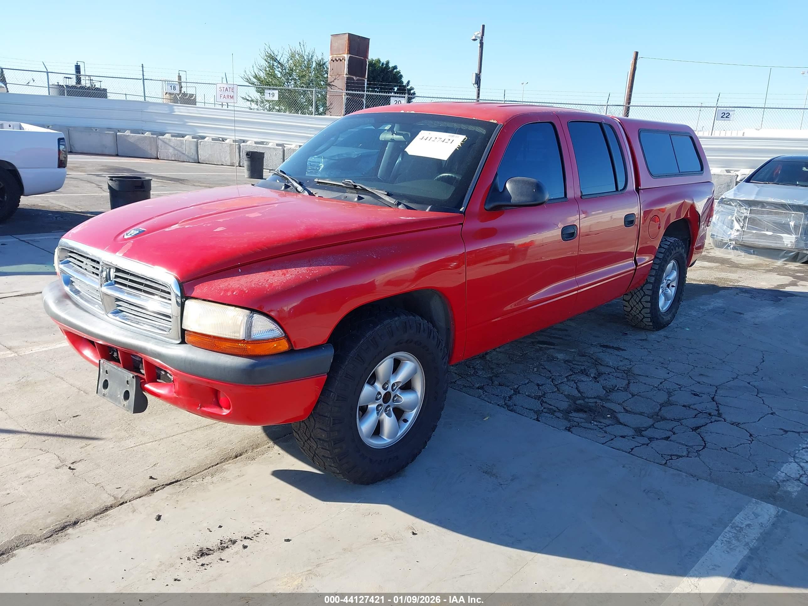 DODGE DAKOTA image 2
