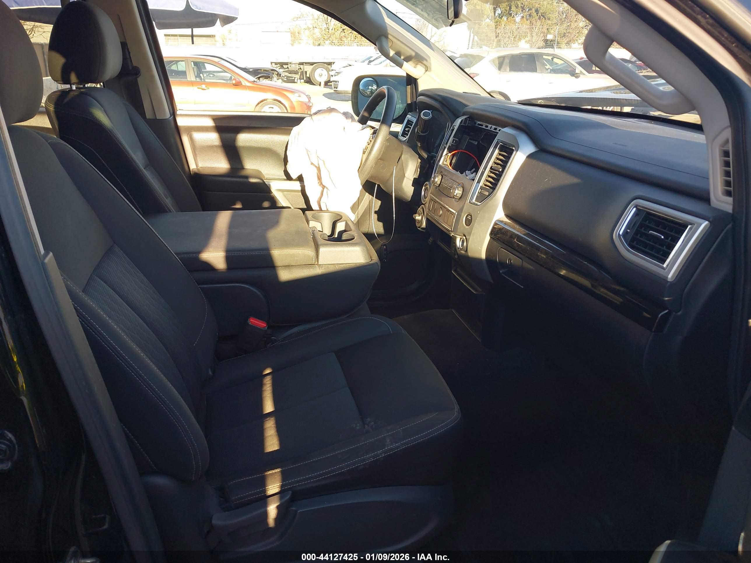 NISSAN TITAN image 5