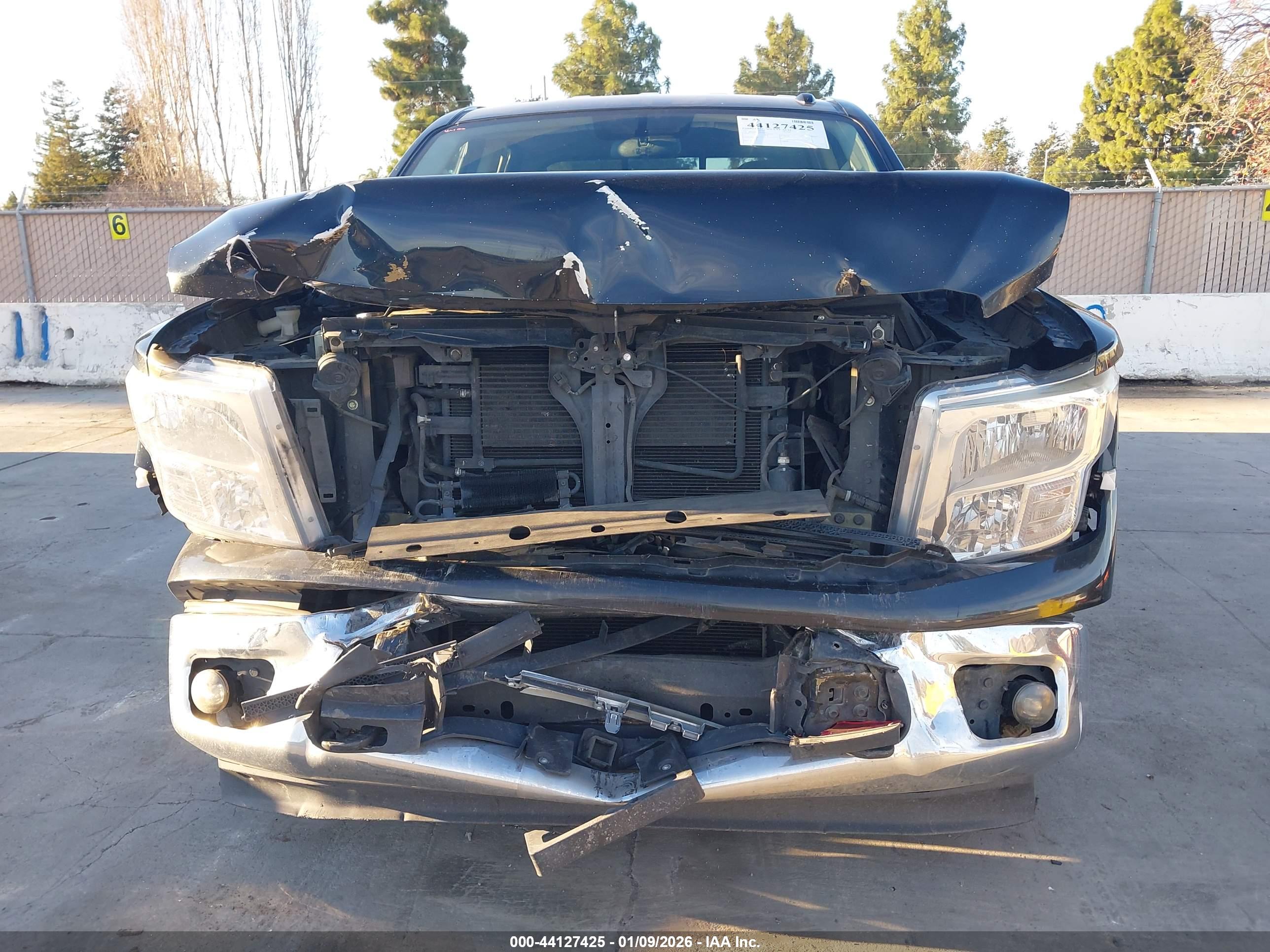 NISSAN TITAN image 6