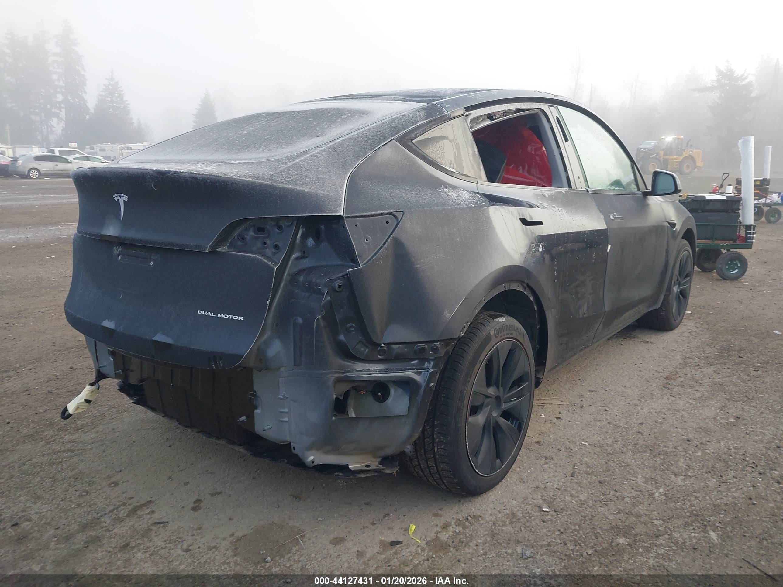 TESLA MODEL image 4