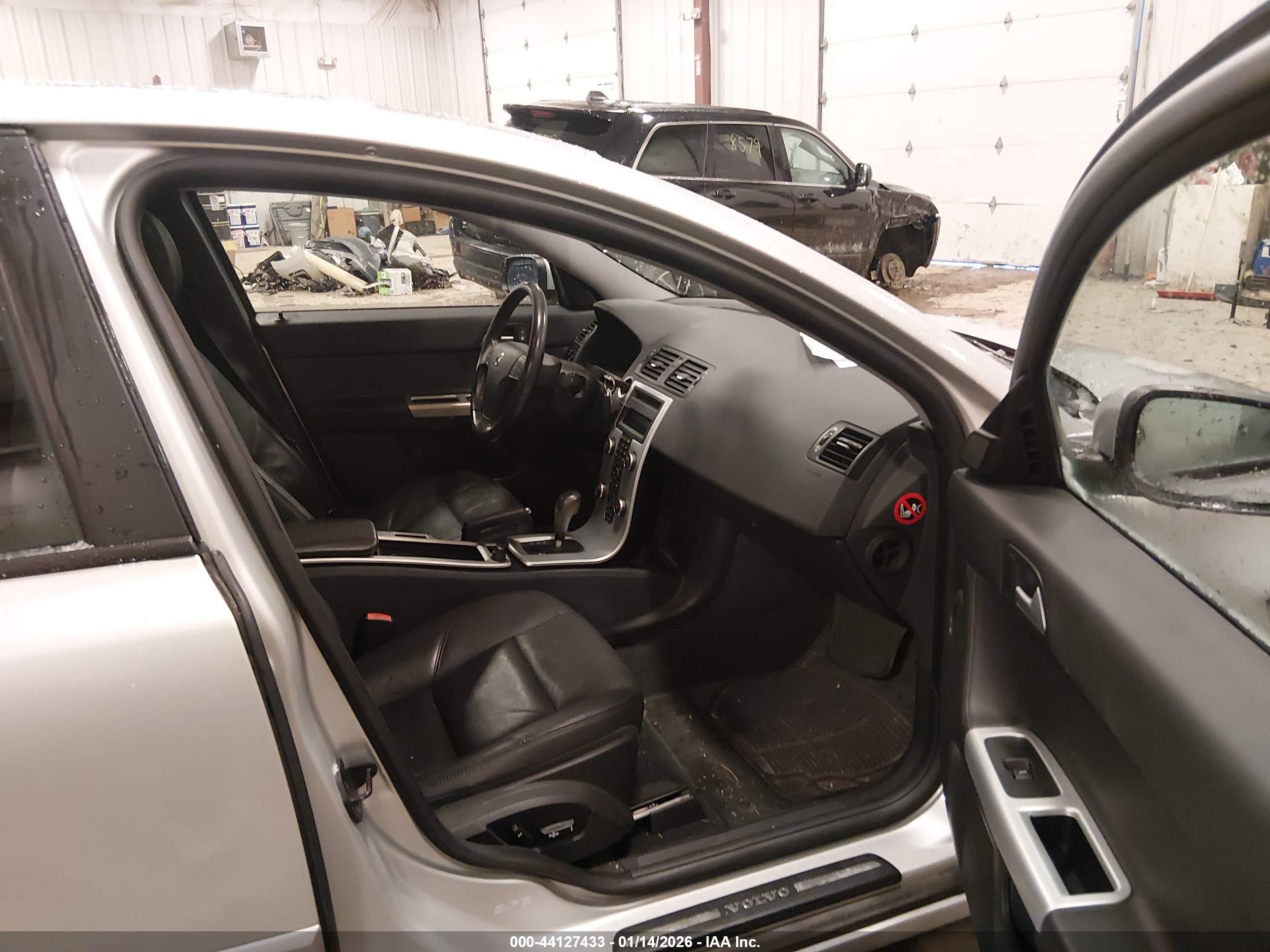 VOLVO S40 image 5