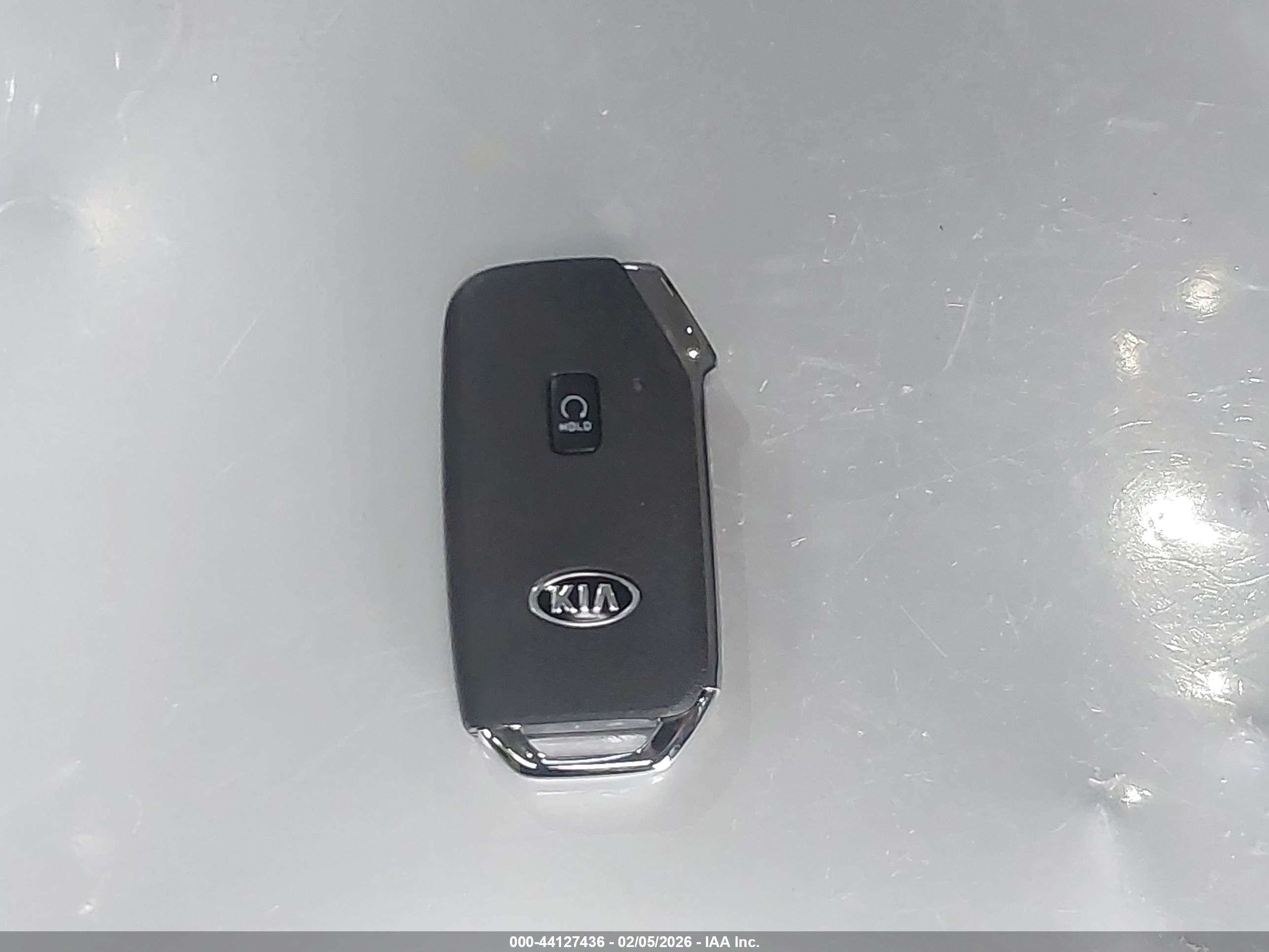 KIA K5 image 11