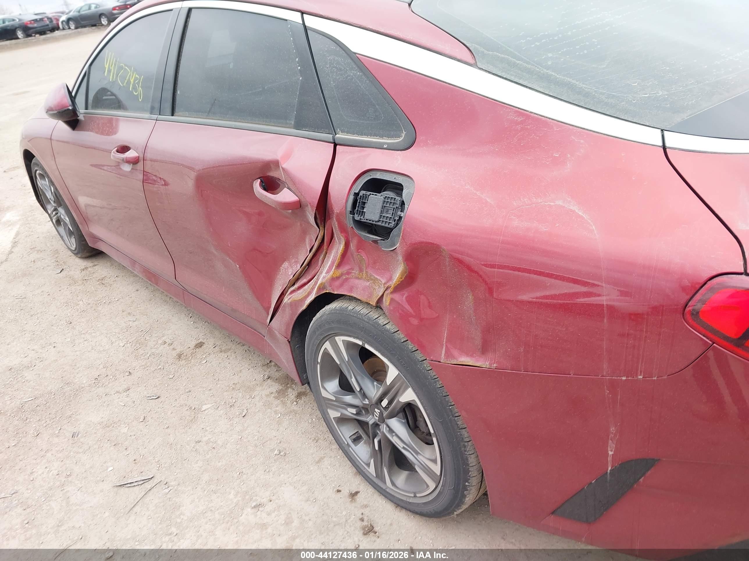 KIA K5 image 6