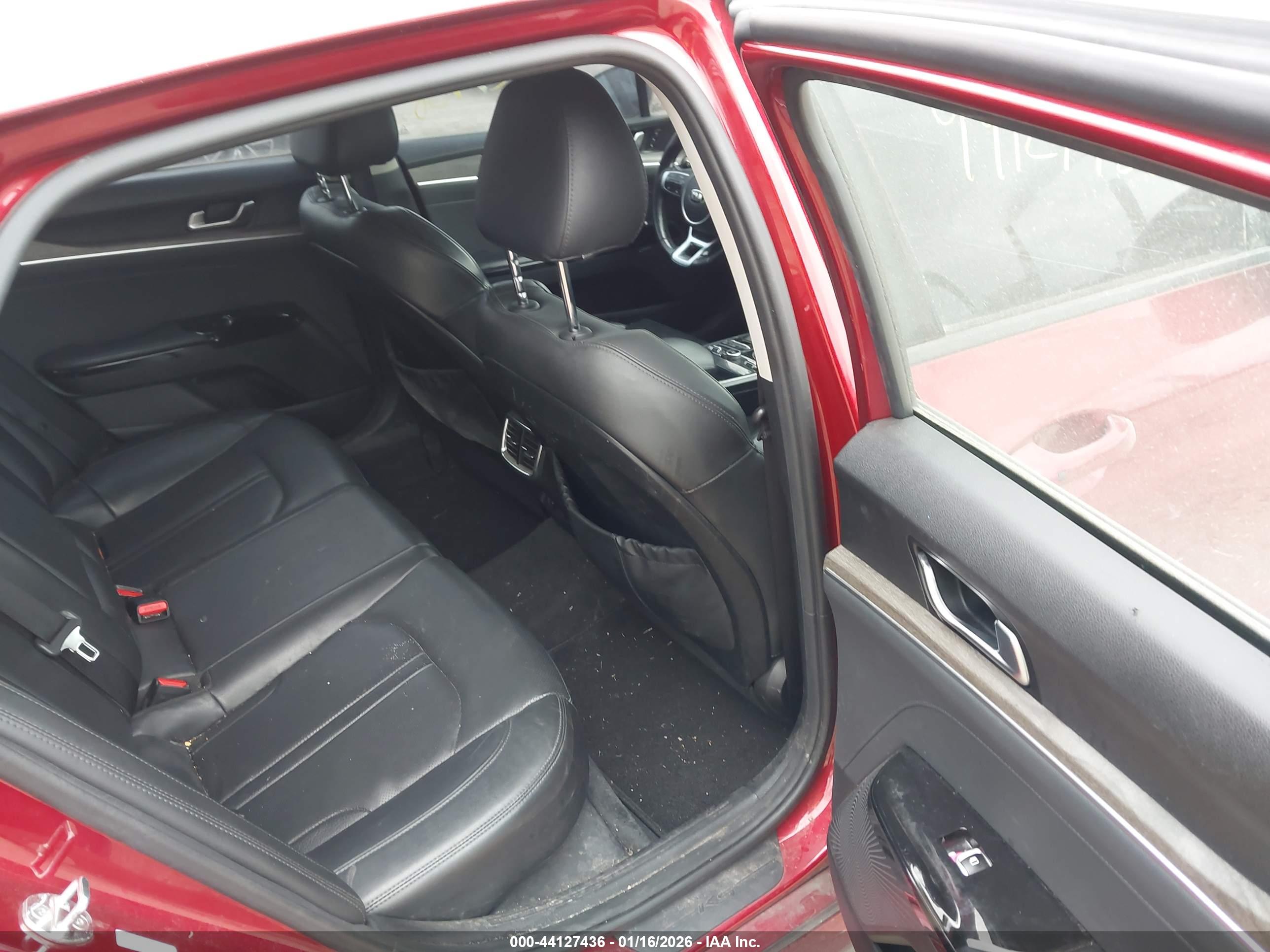 KIA K5 image 8