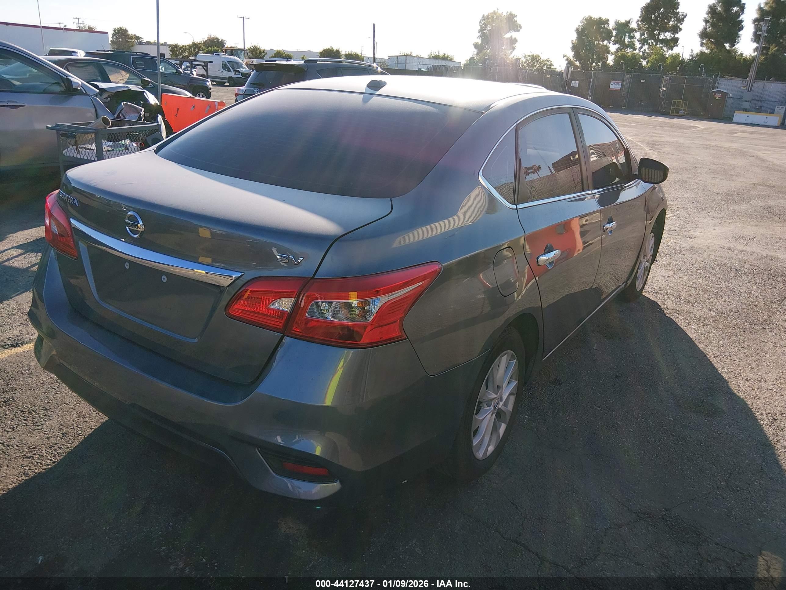 NISSAN SENTRA image 4