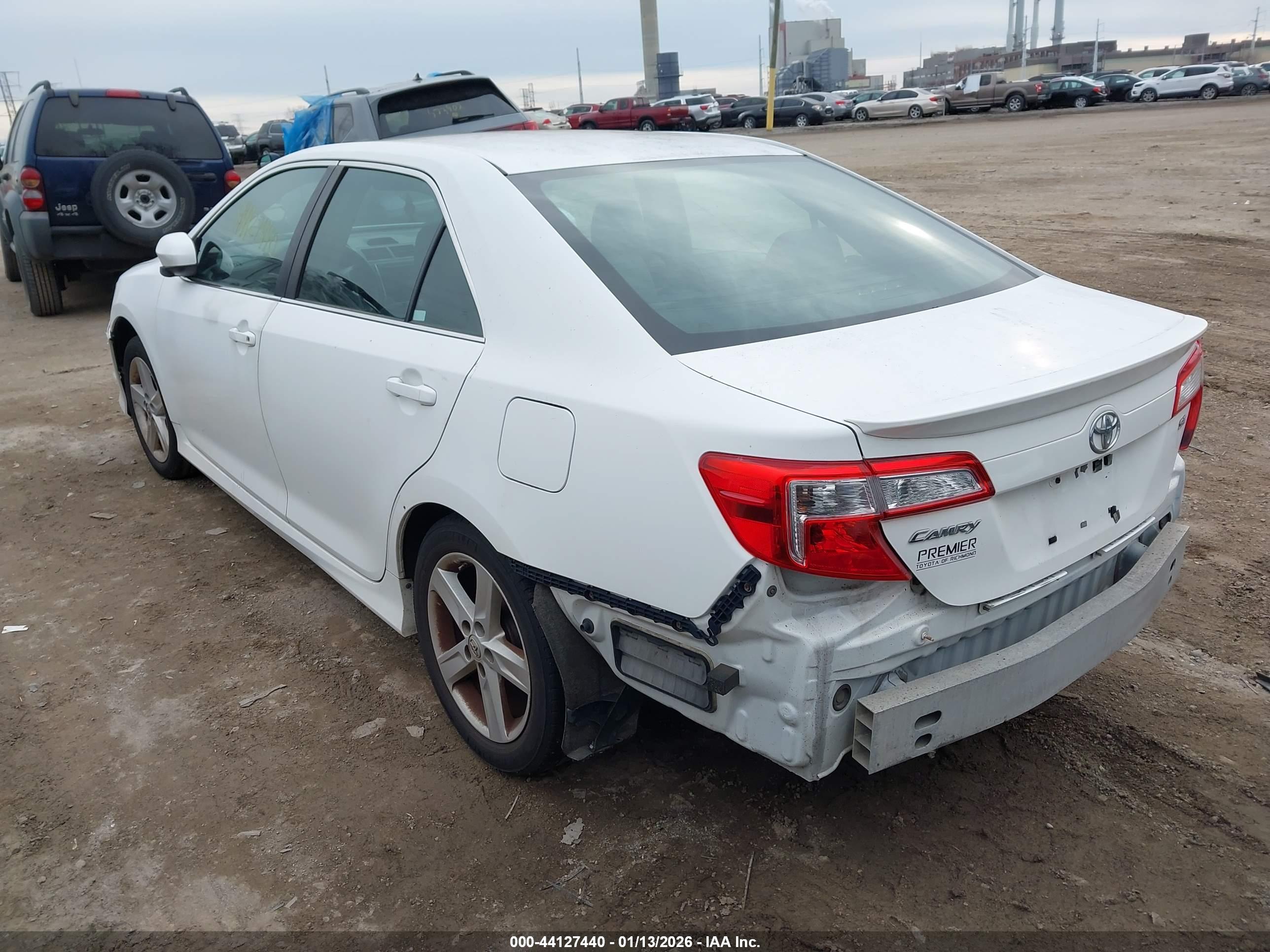 TOYOTA CAMRY image 3