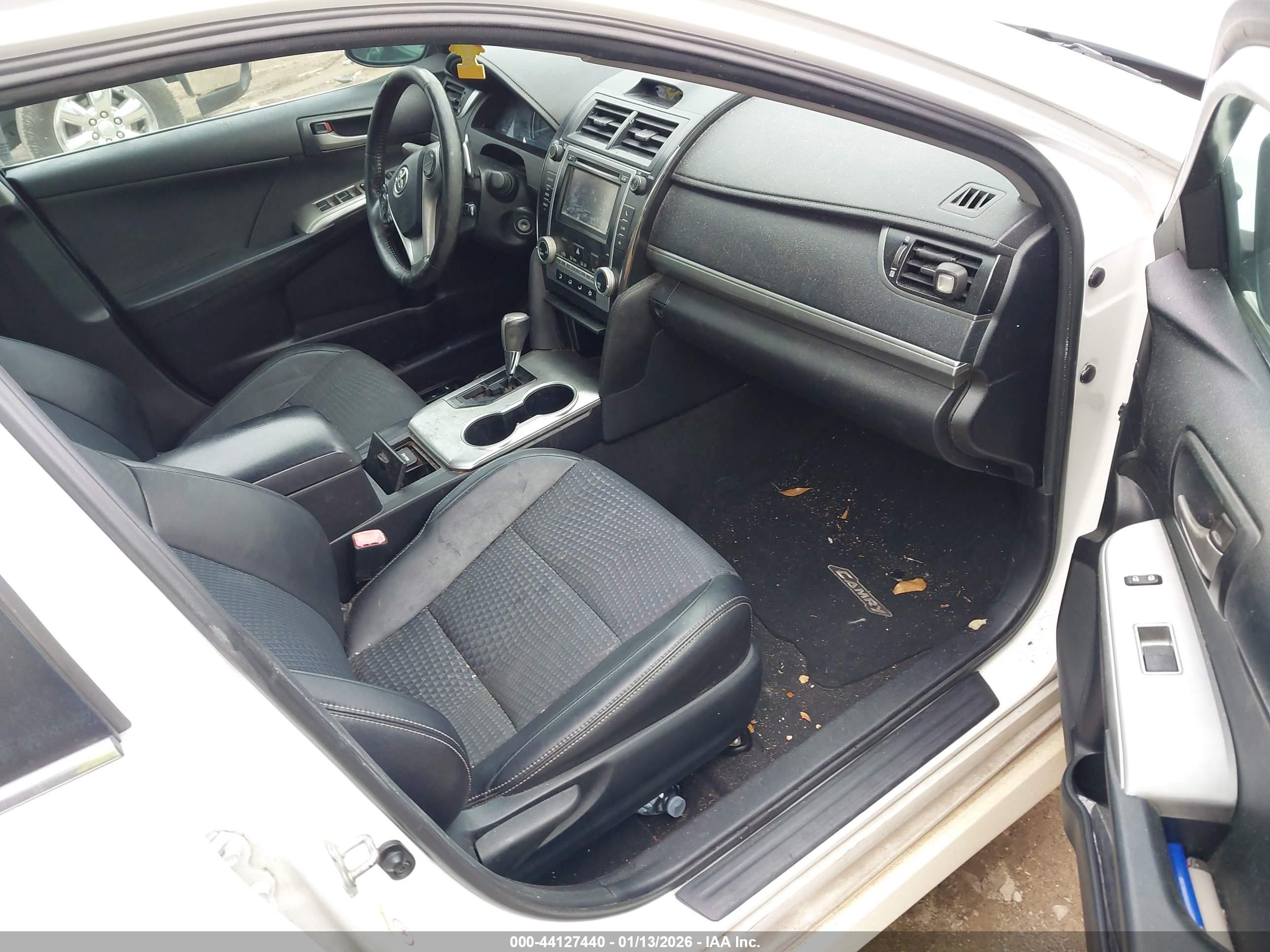 TOYOTA CAMRY image 5