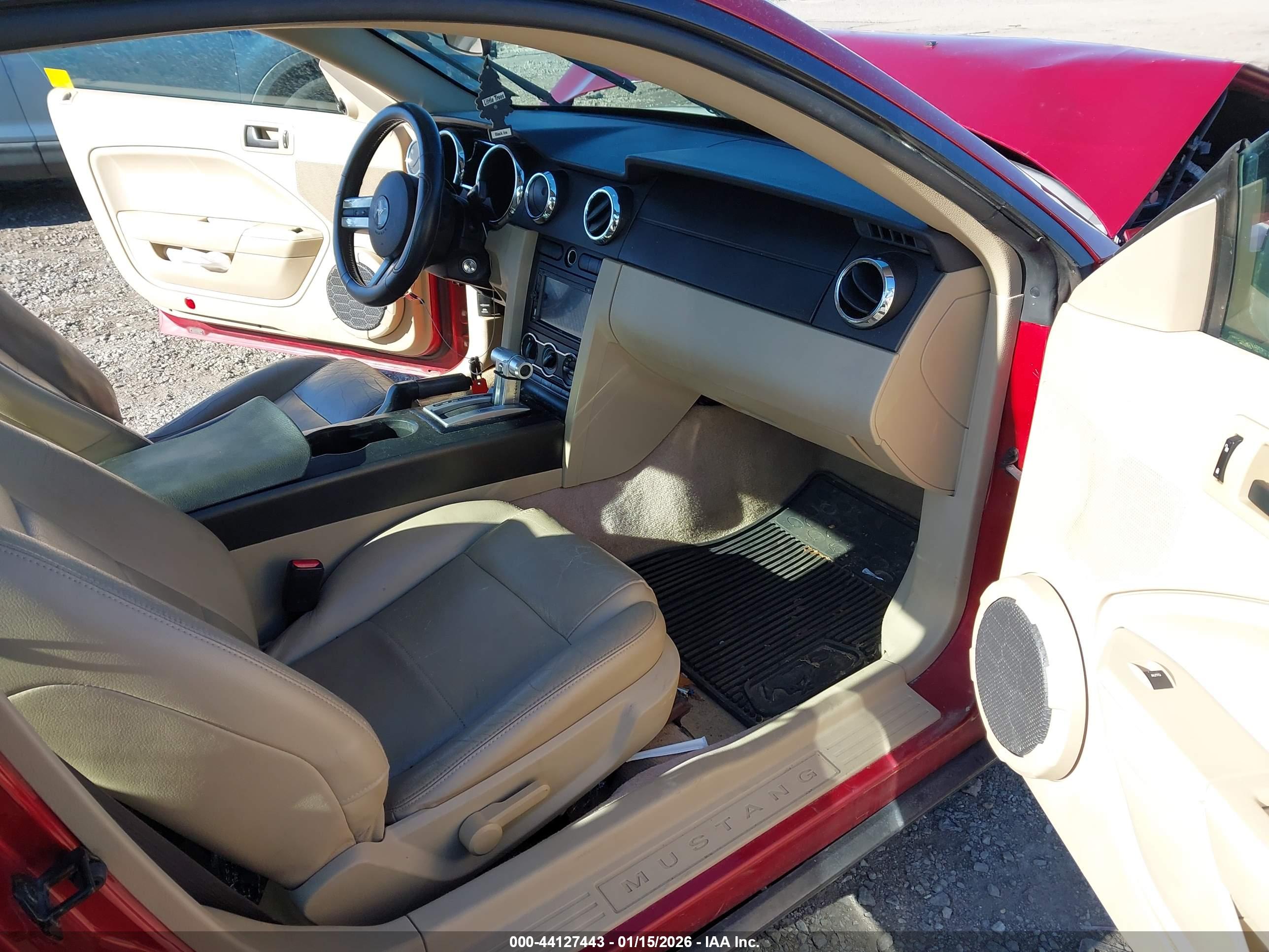 FORD MUSTANG image 5
