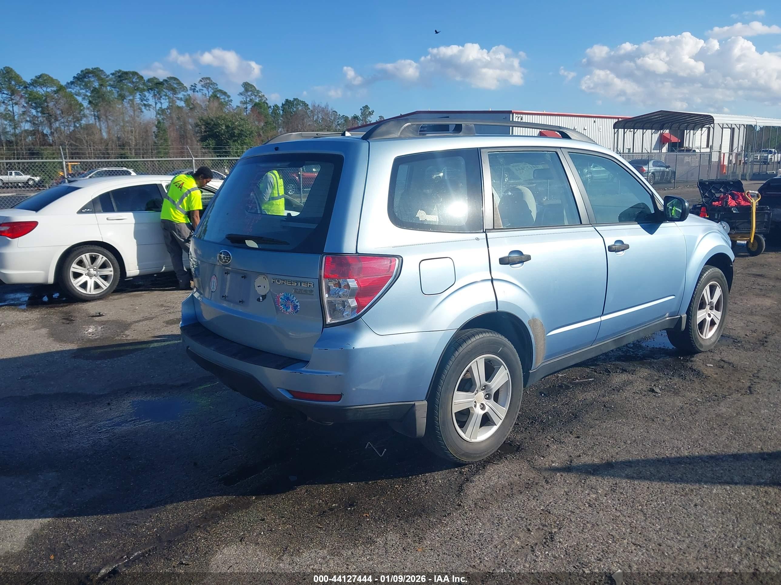 SUBARU FORESTER image 4