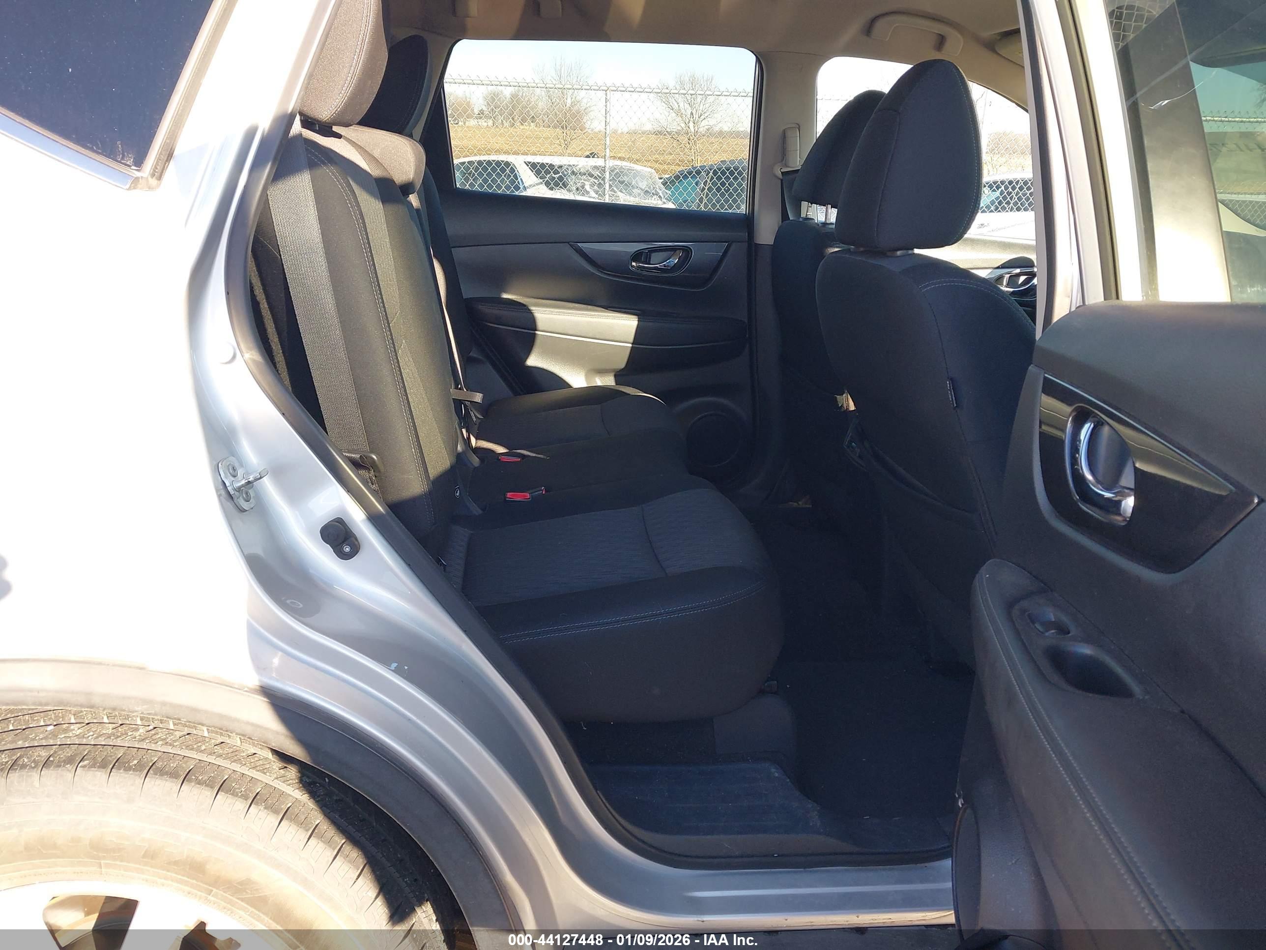 NISSAN ROGUE image 8