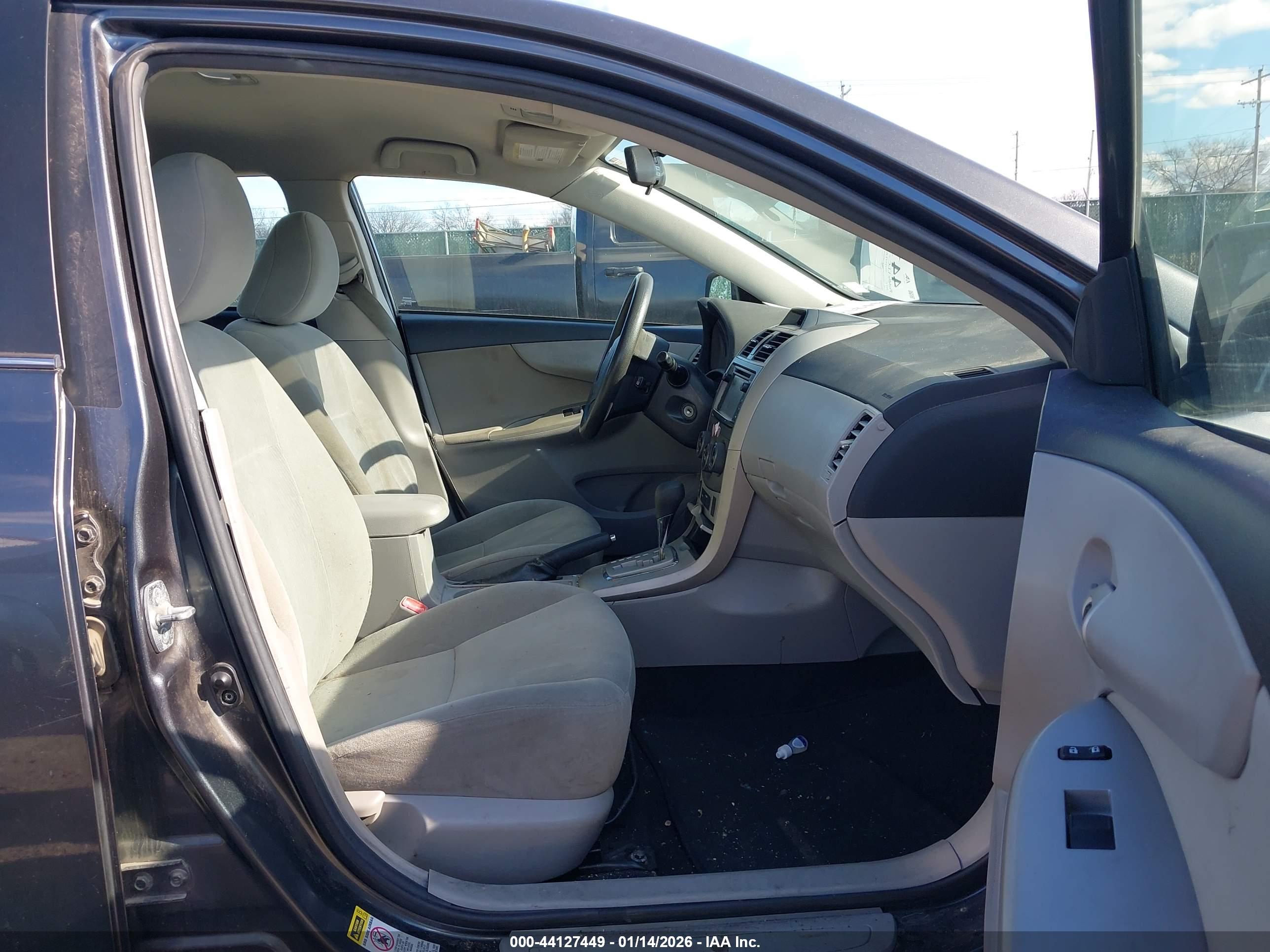 TOYOTA COROLLA image 5