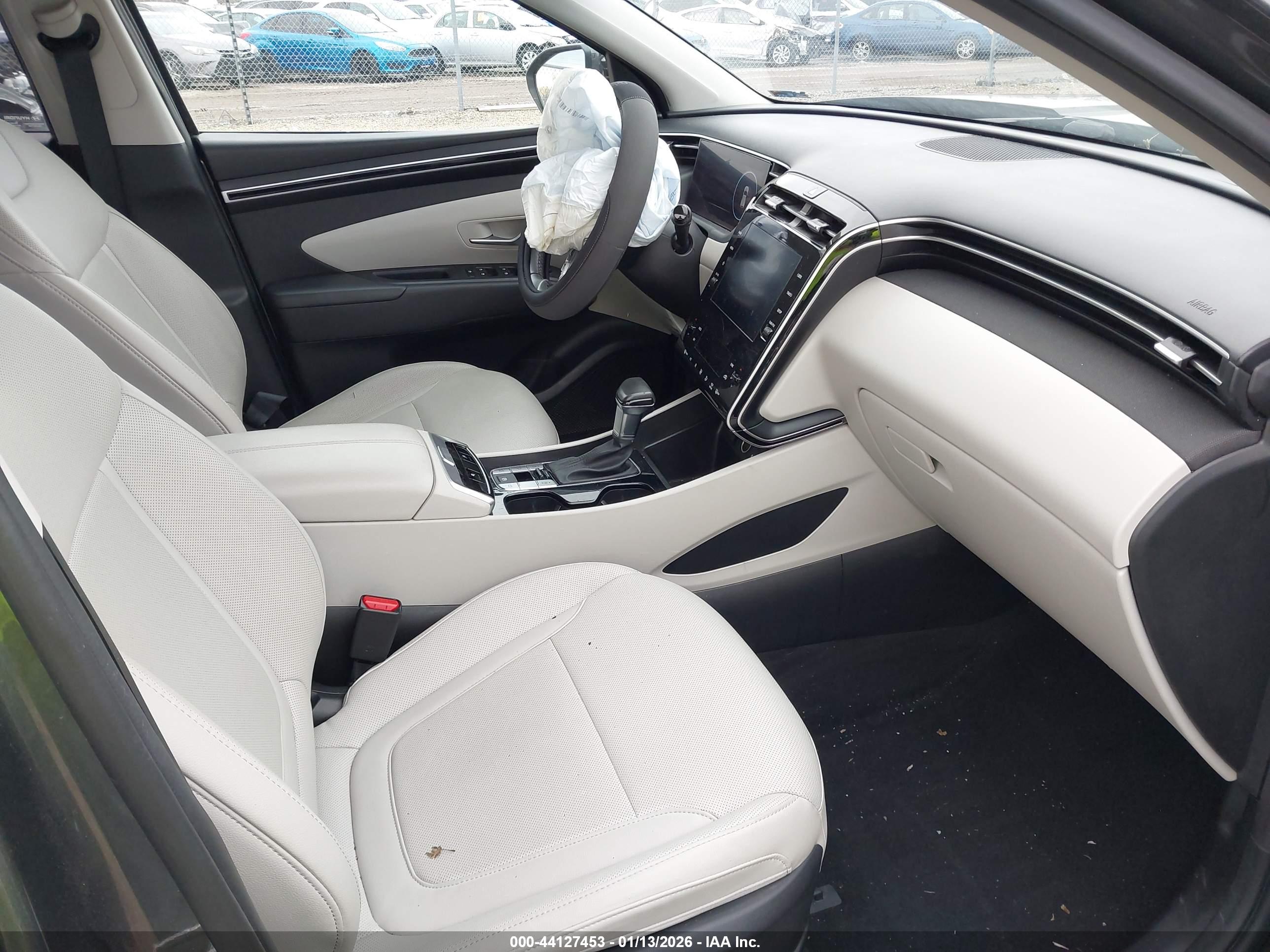 HYUNDAI TUCSON image 5