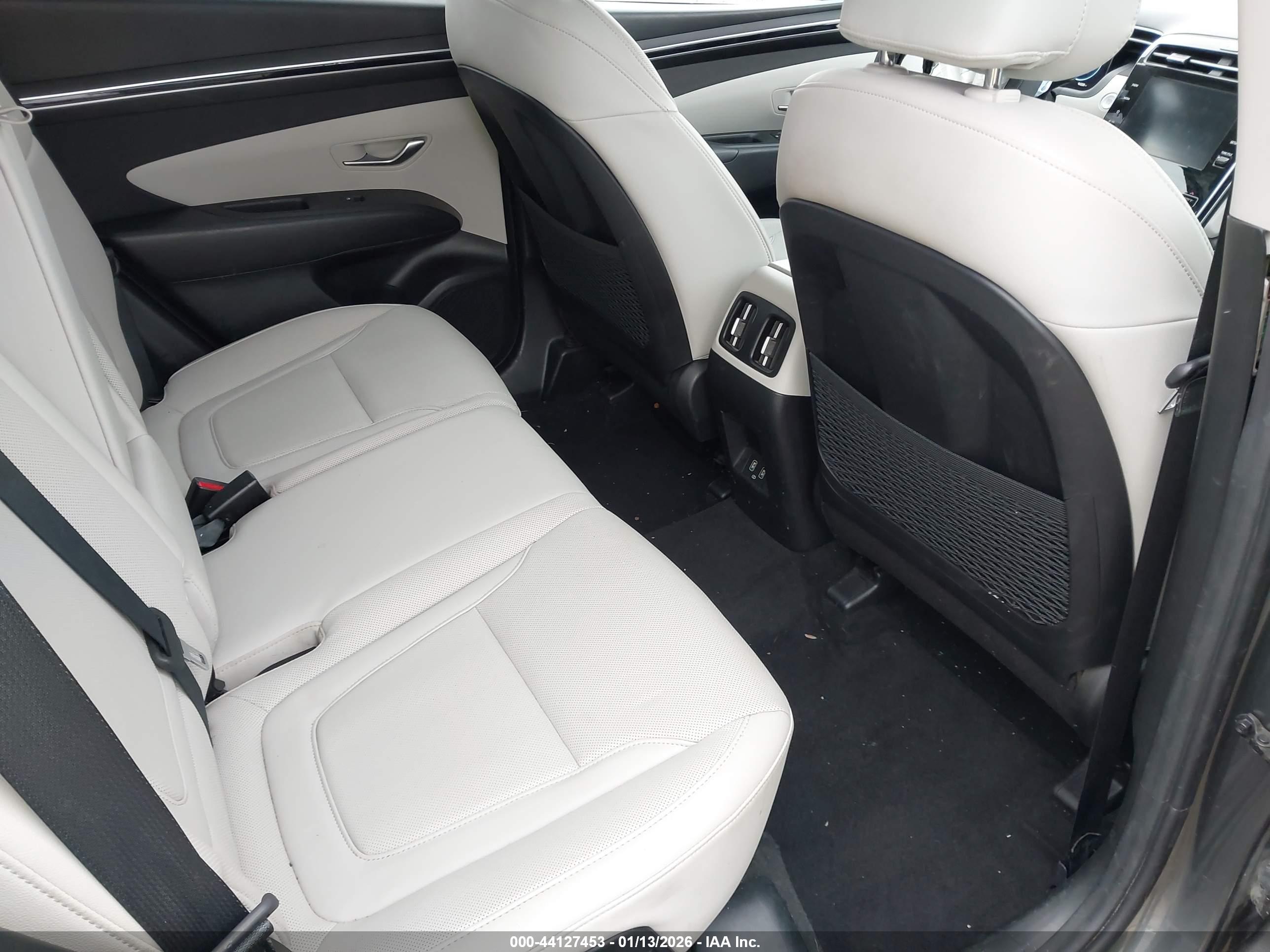 HYUNDAI TUCSON image 8