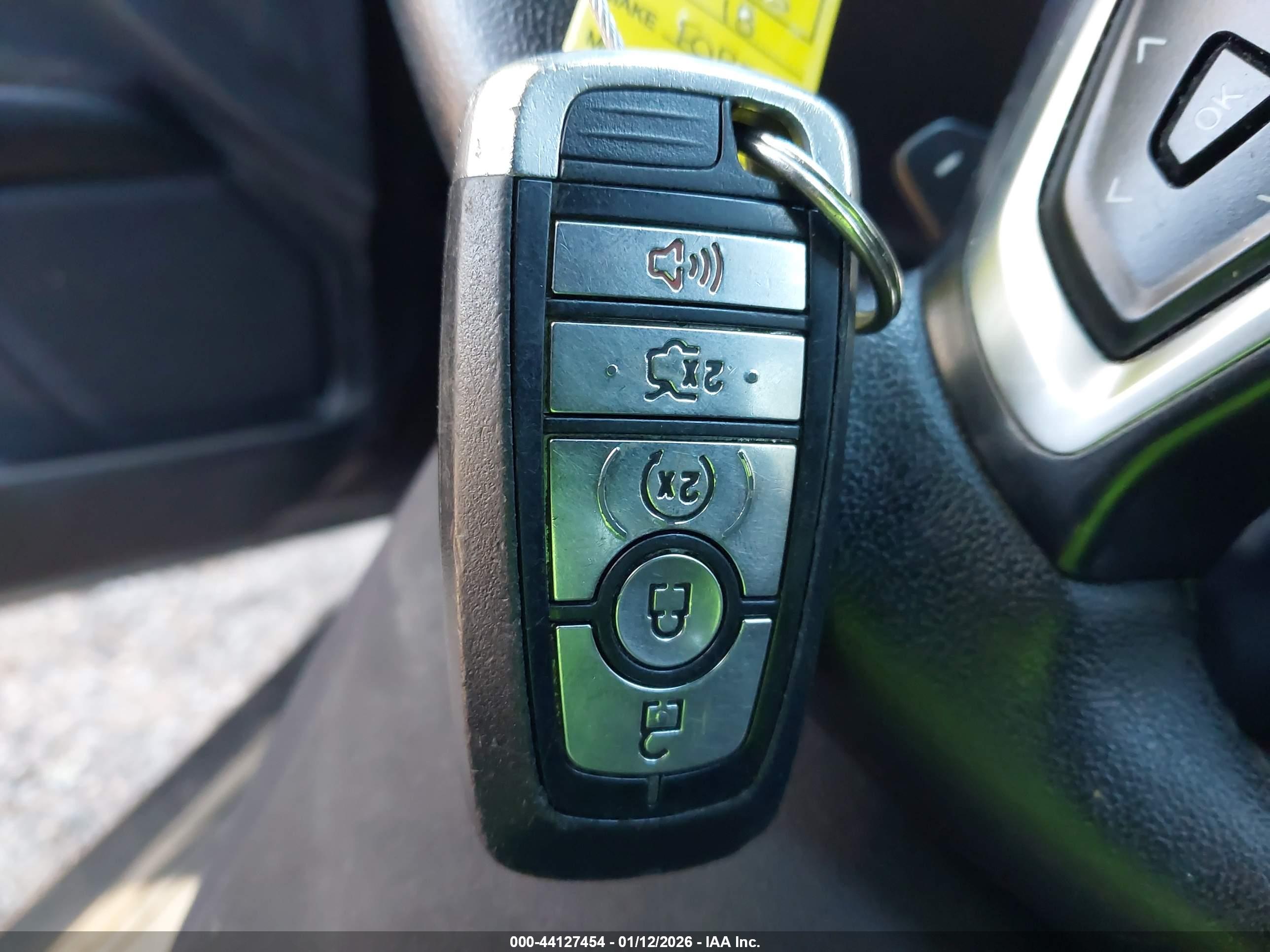FORD FUSION image 11