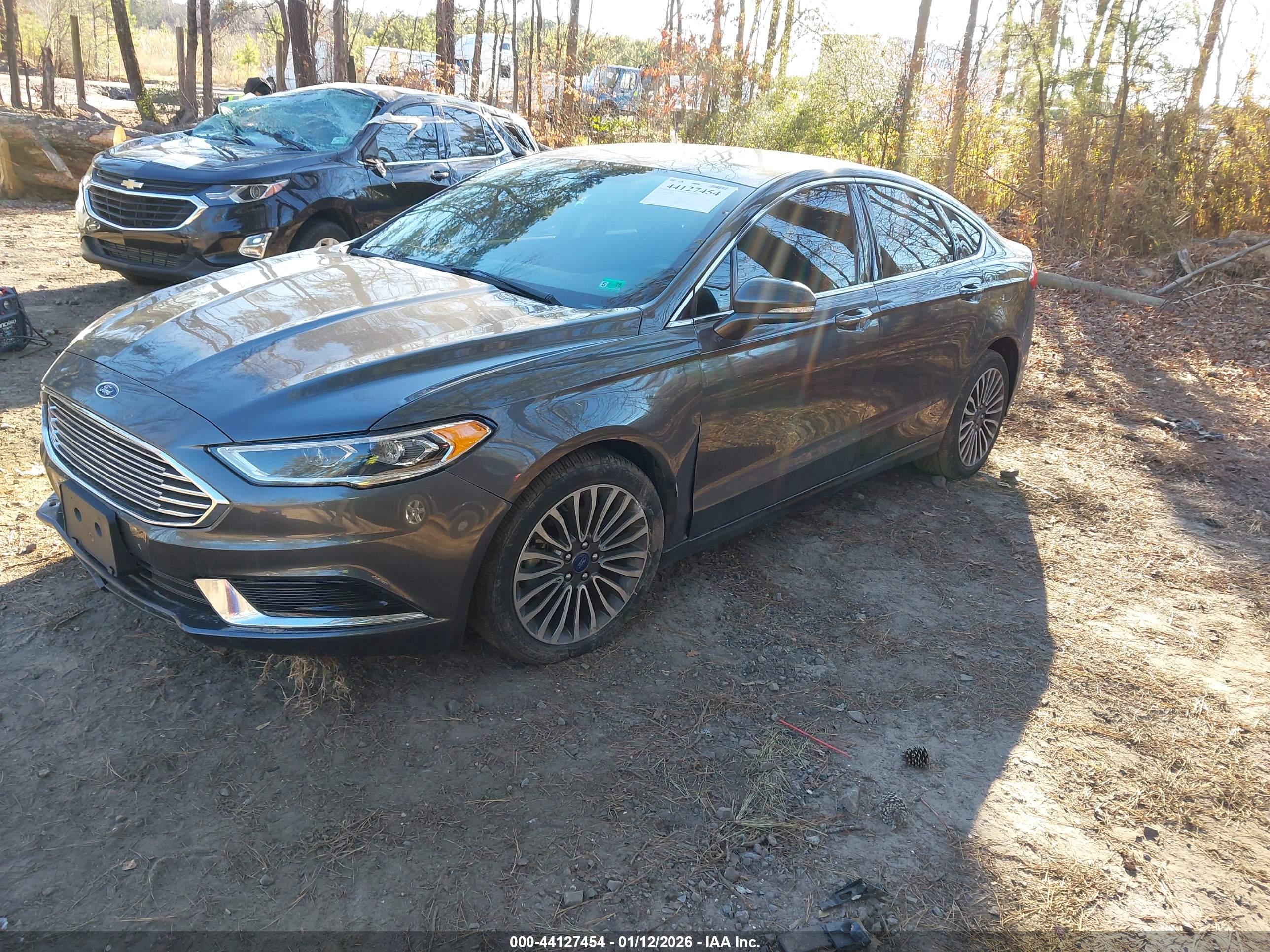 FORD FUSION image 2