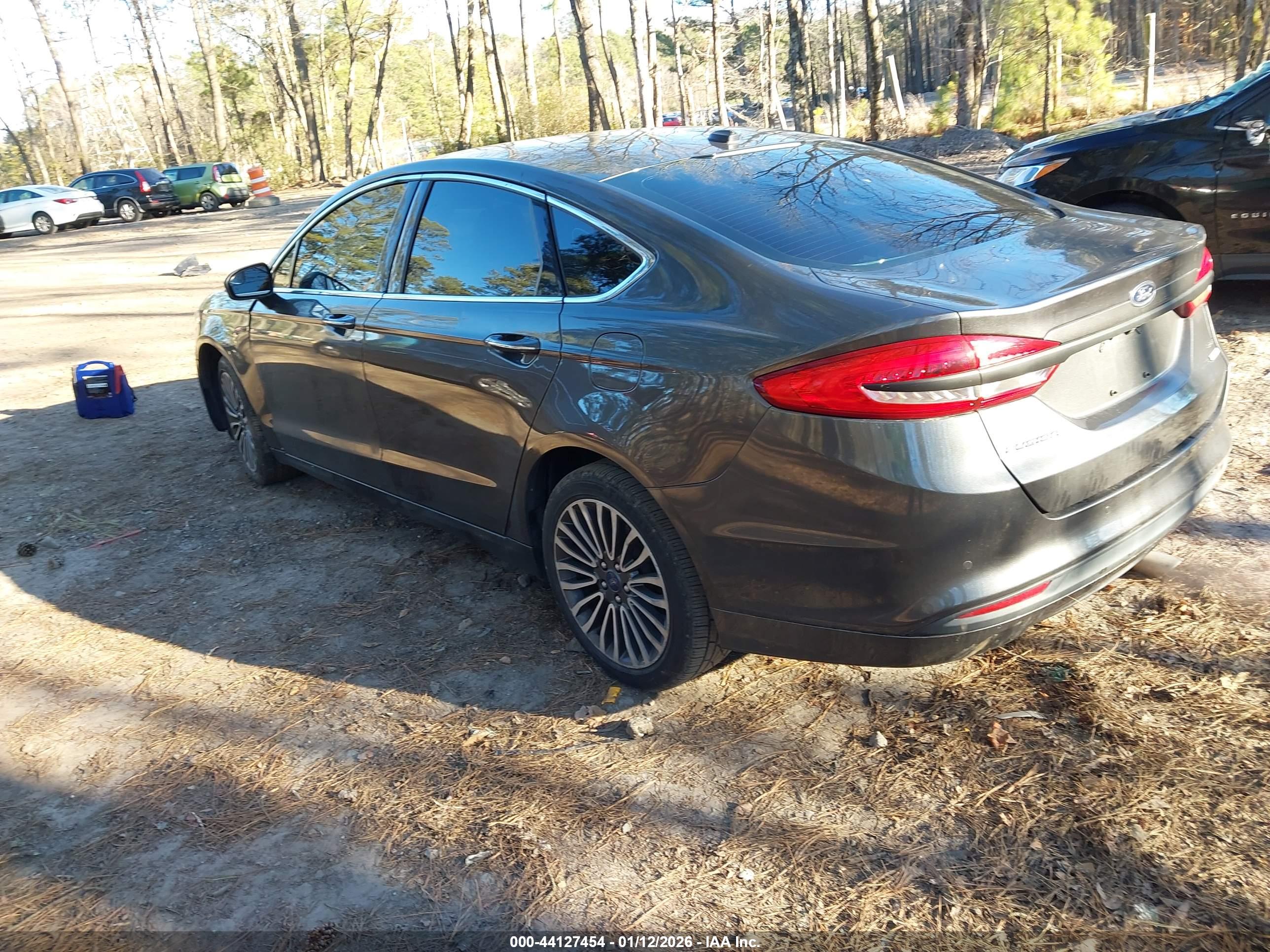 FORD FUSION image 3