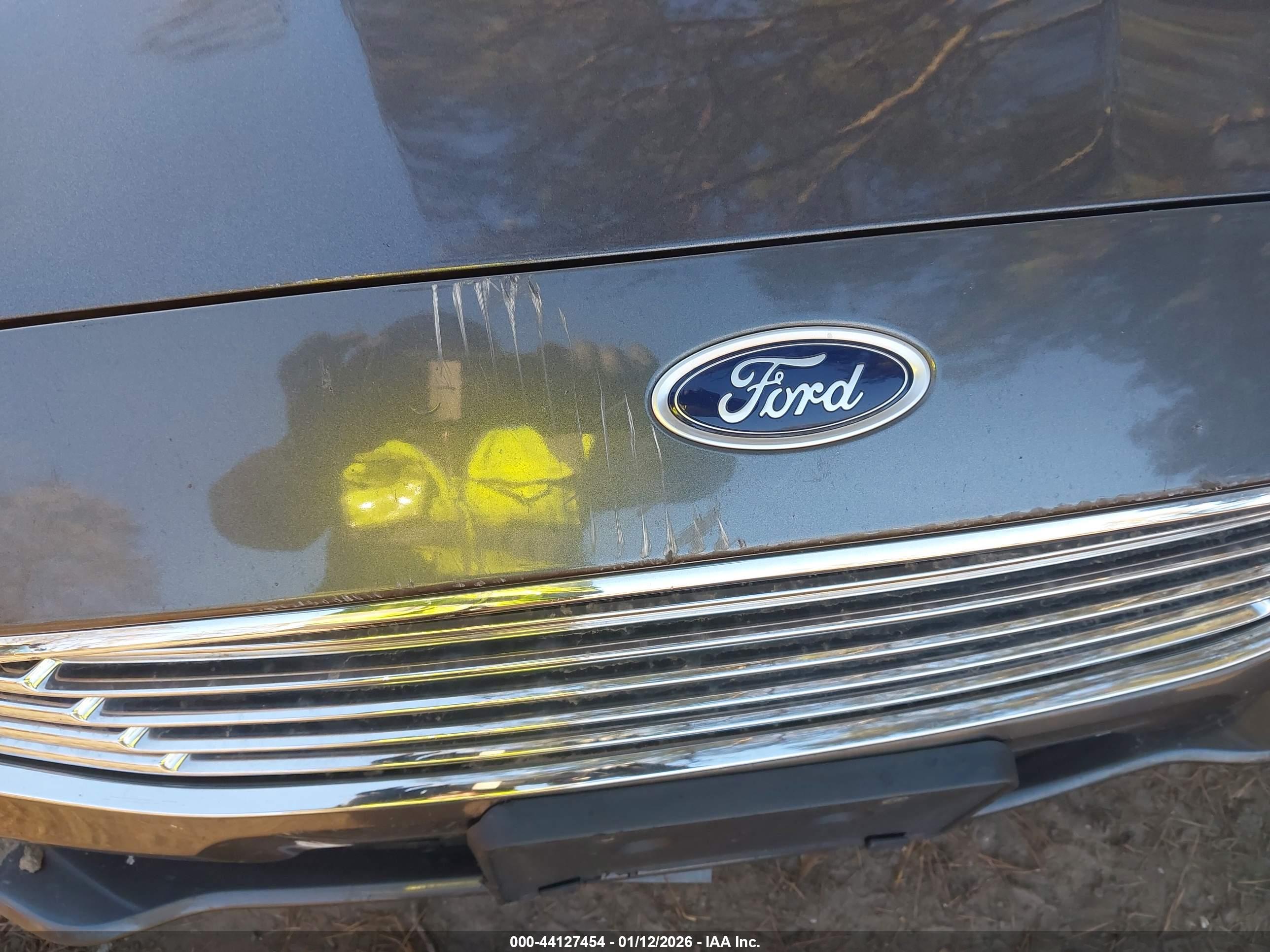 FORD FUSION image 6