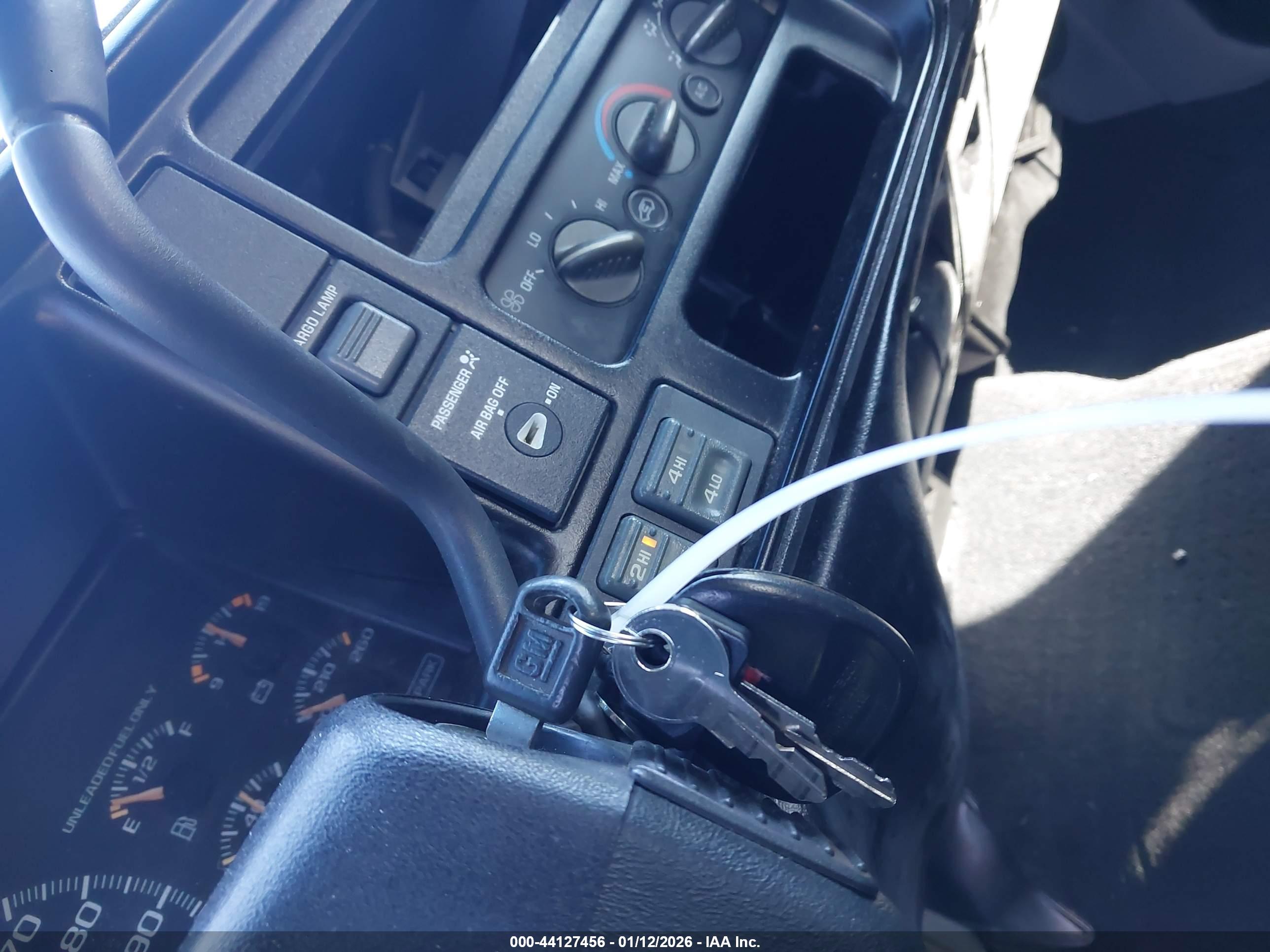 CHEVROLET K1500 image 11