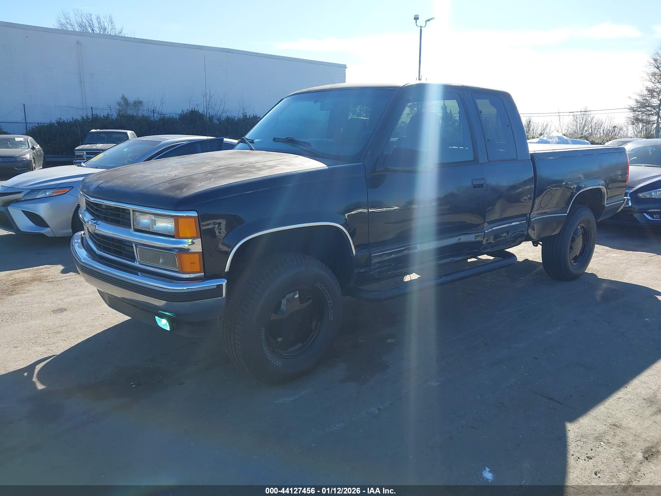 CHEVROLET K1500 image 2