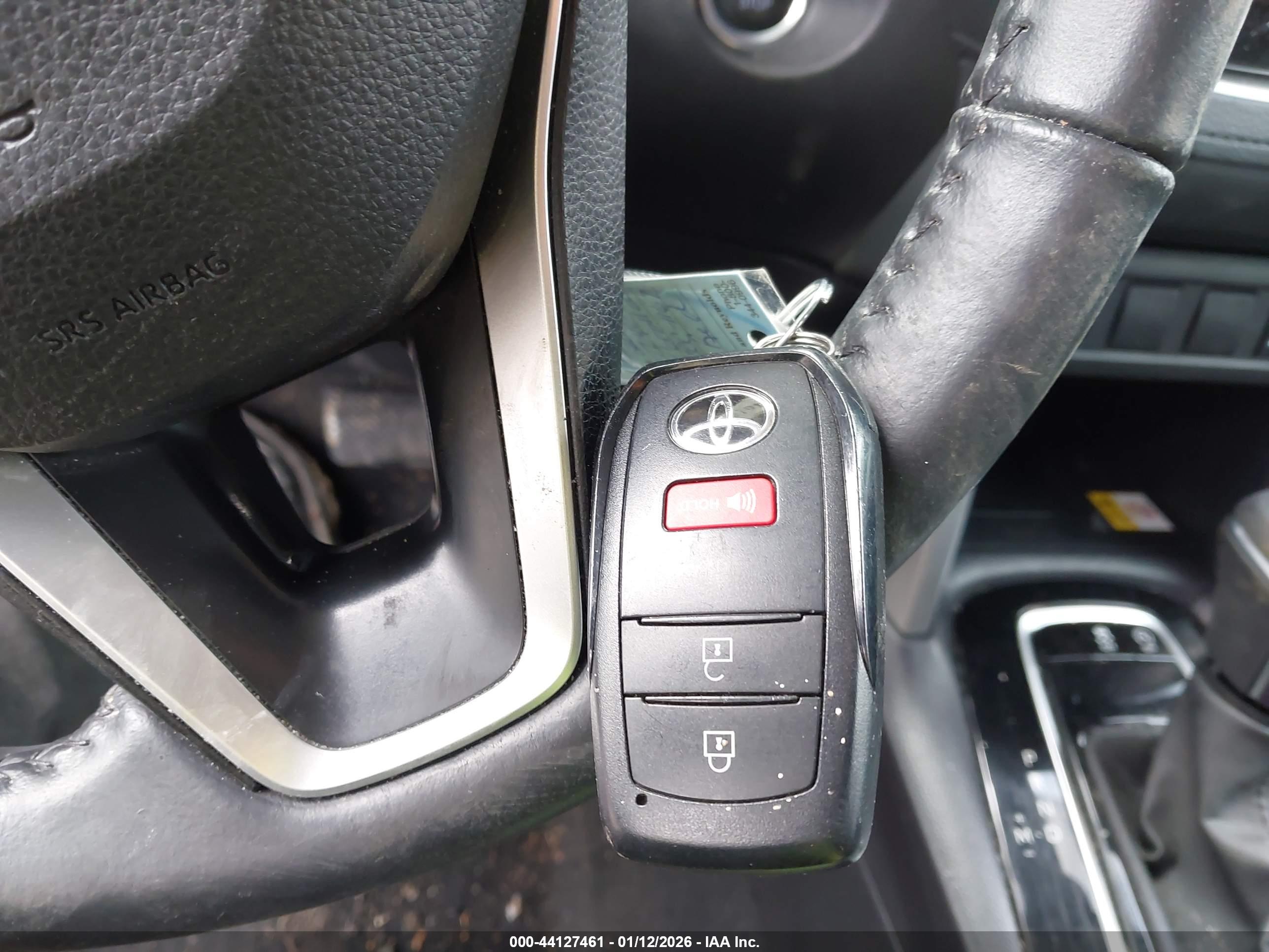 TOYOTA COROLLA image 11