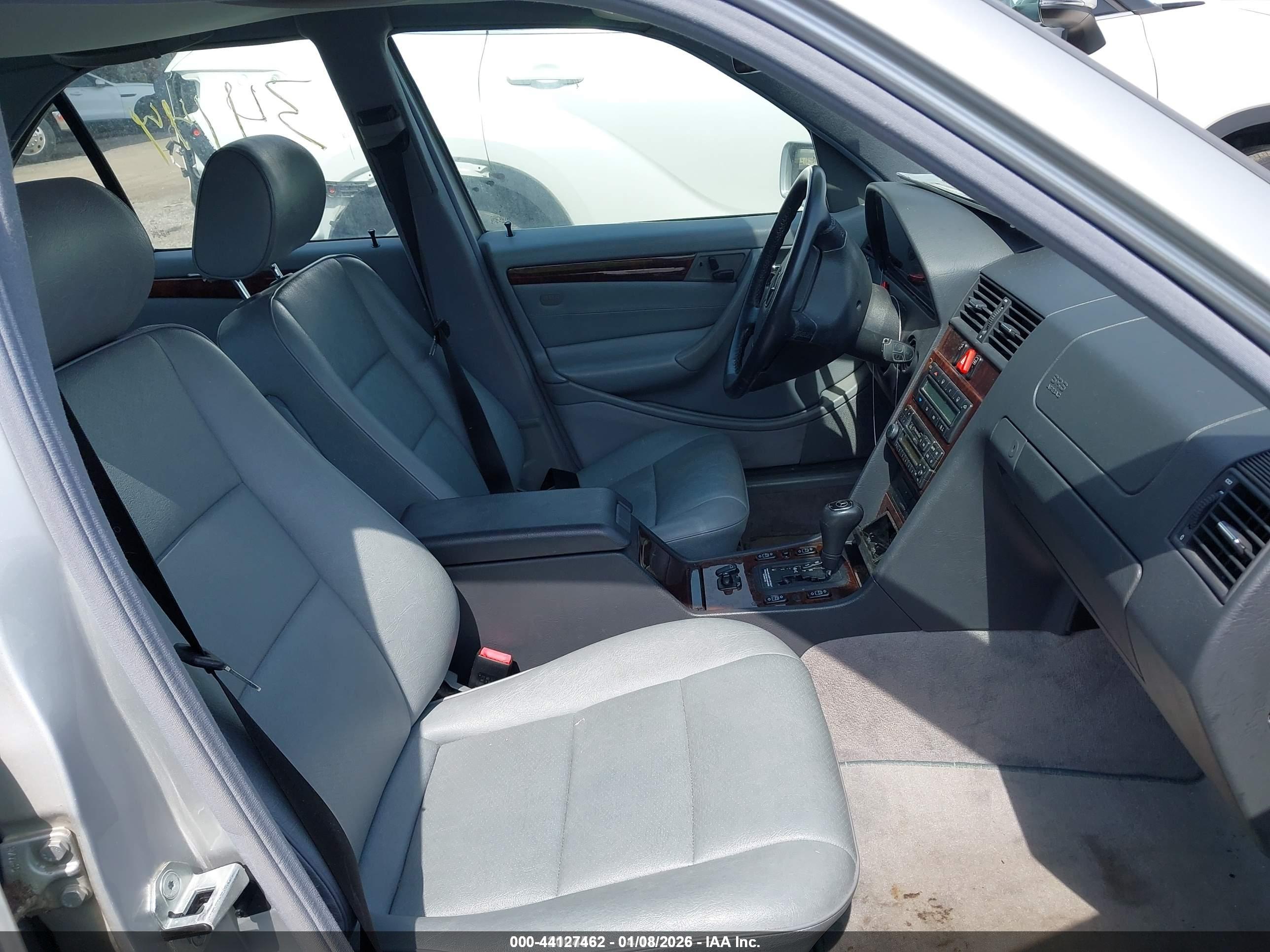 MERCEDES-BENZ C image 5
