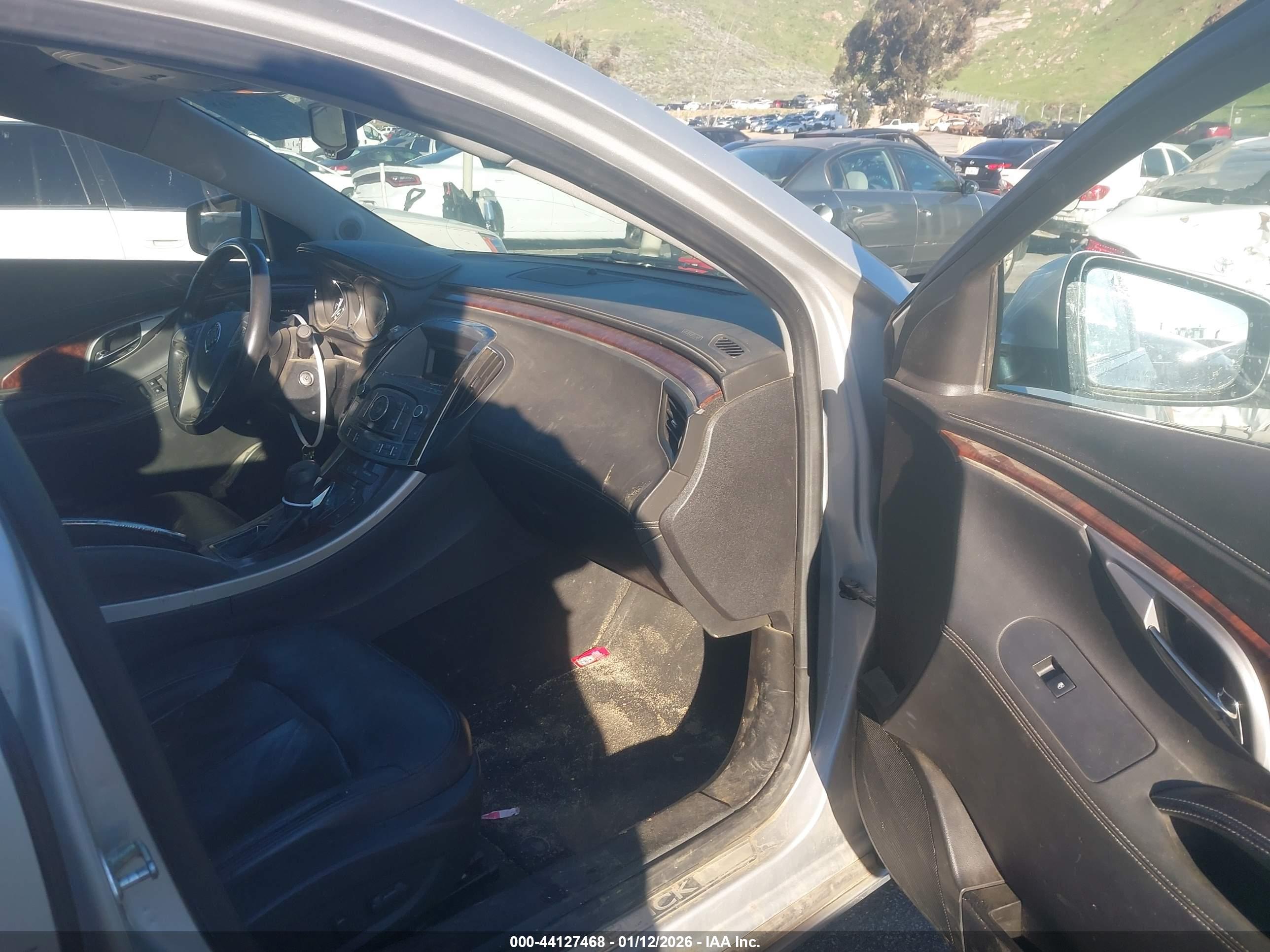 BUICK LACROSSE image 5
