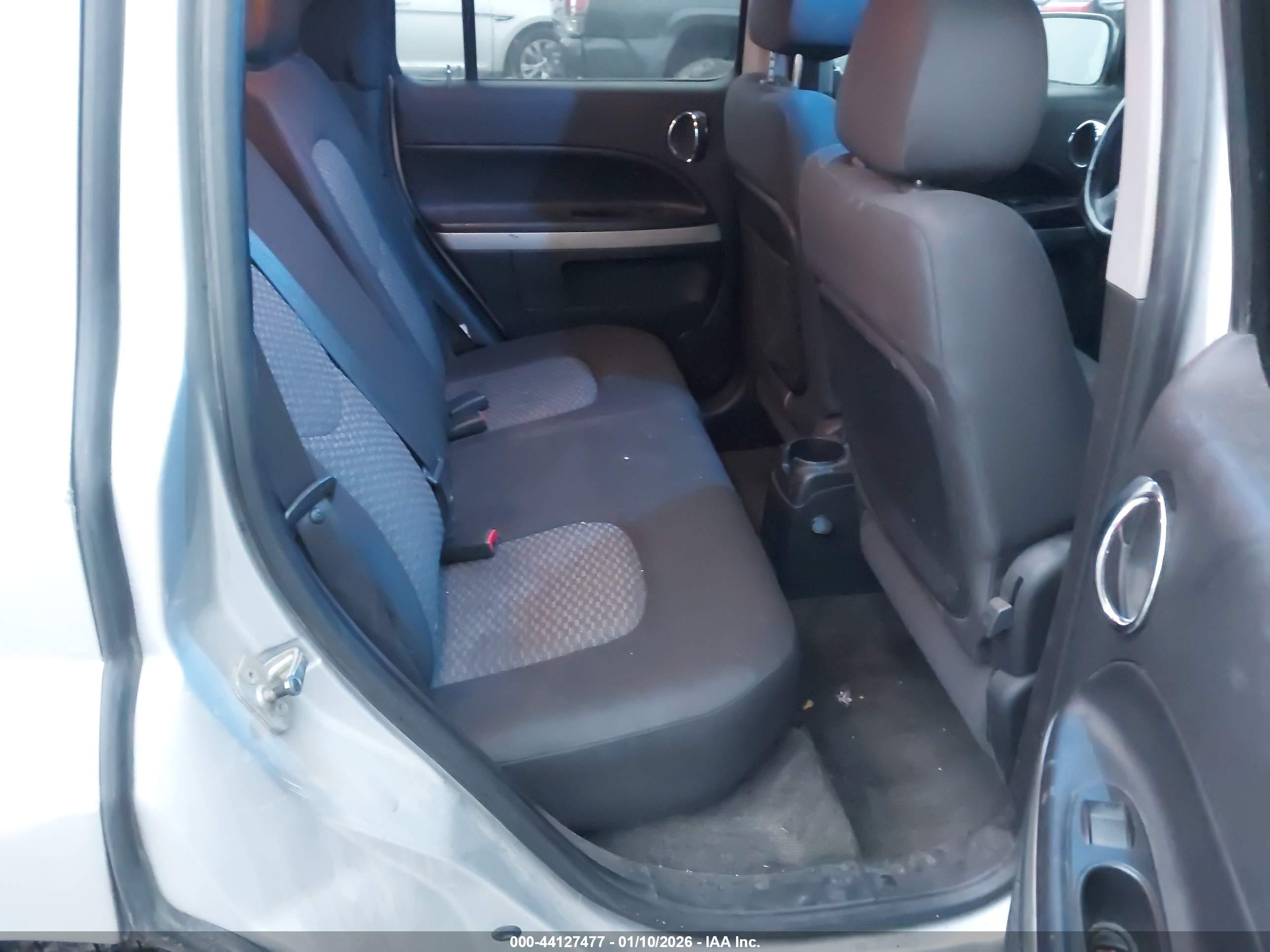 CHEVROLET HHR image 8