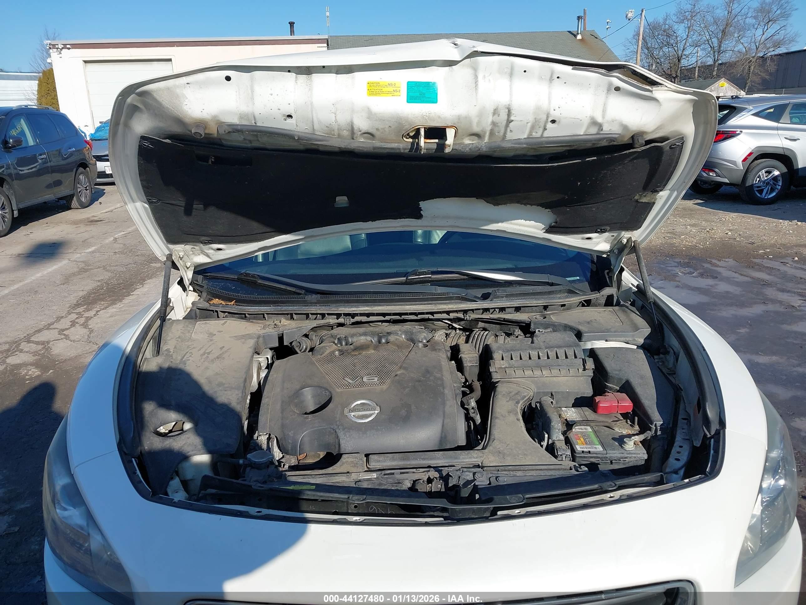 NISSAN MAXIMA image 10