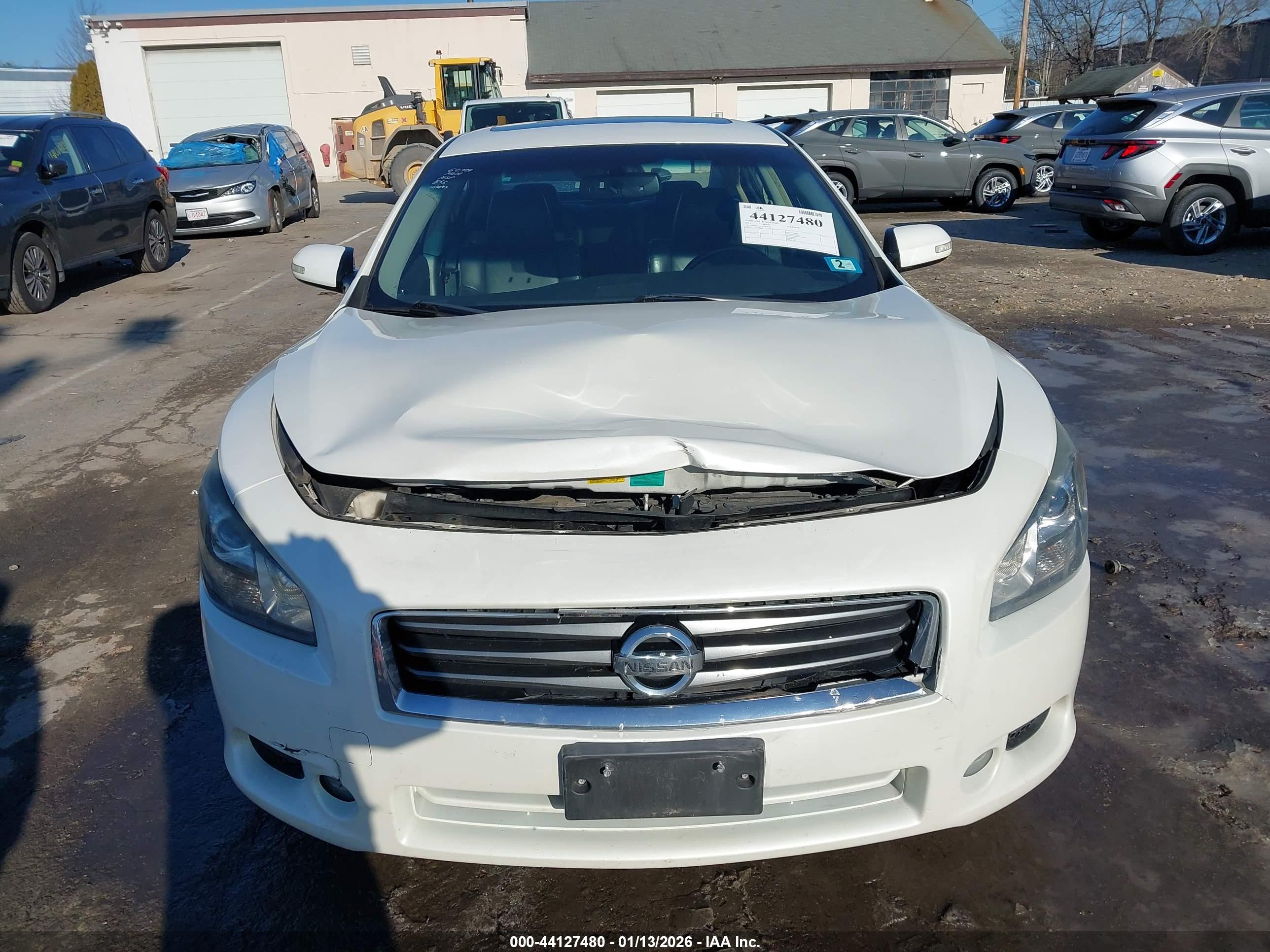 NISSAN MAXIMA image 6