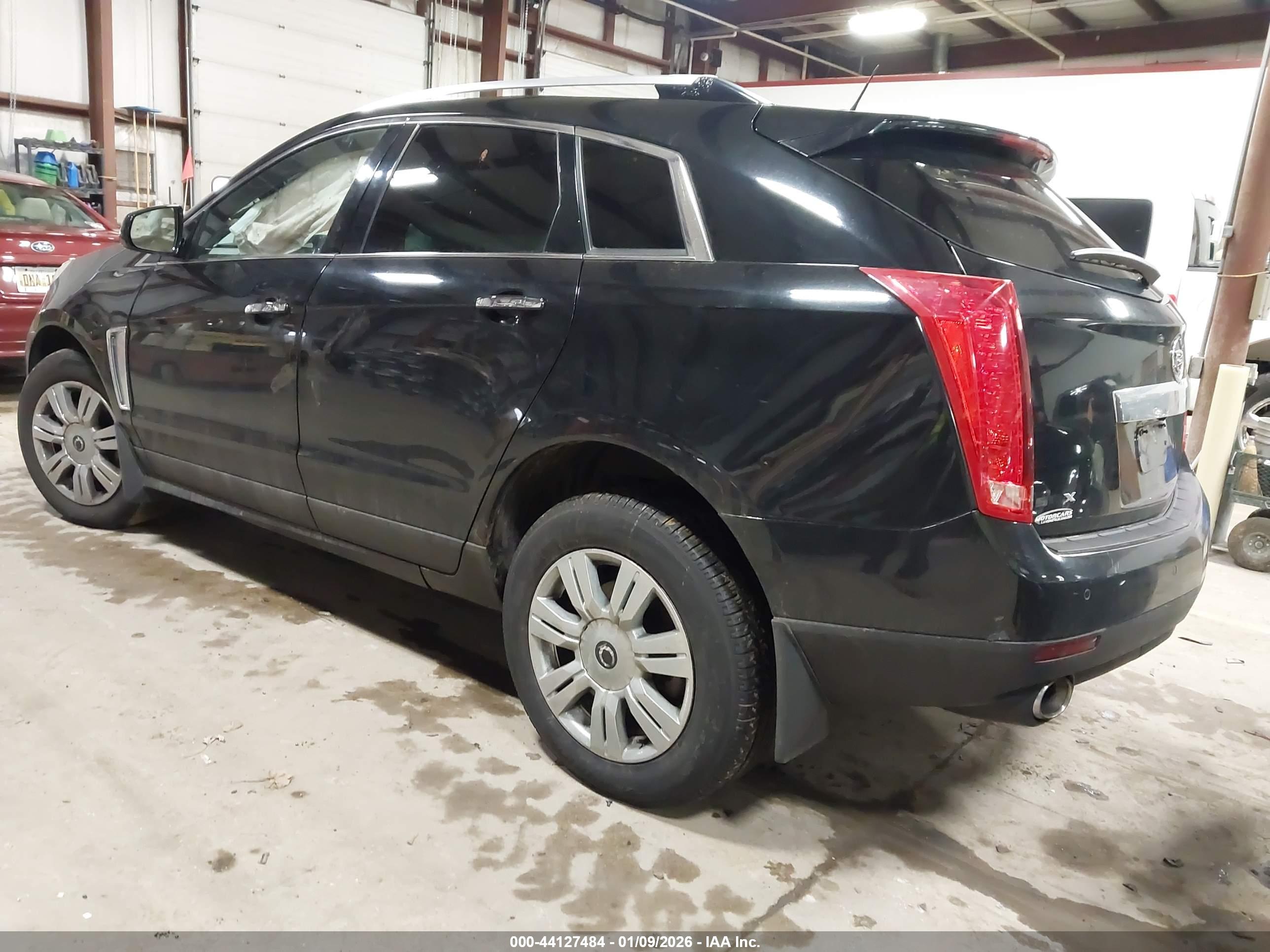 CADILLAC SRX image 3