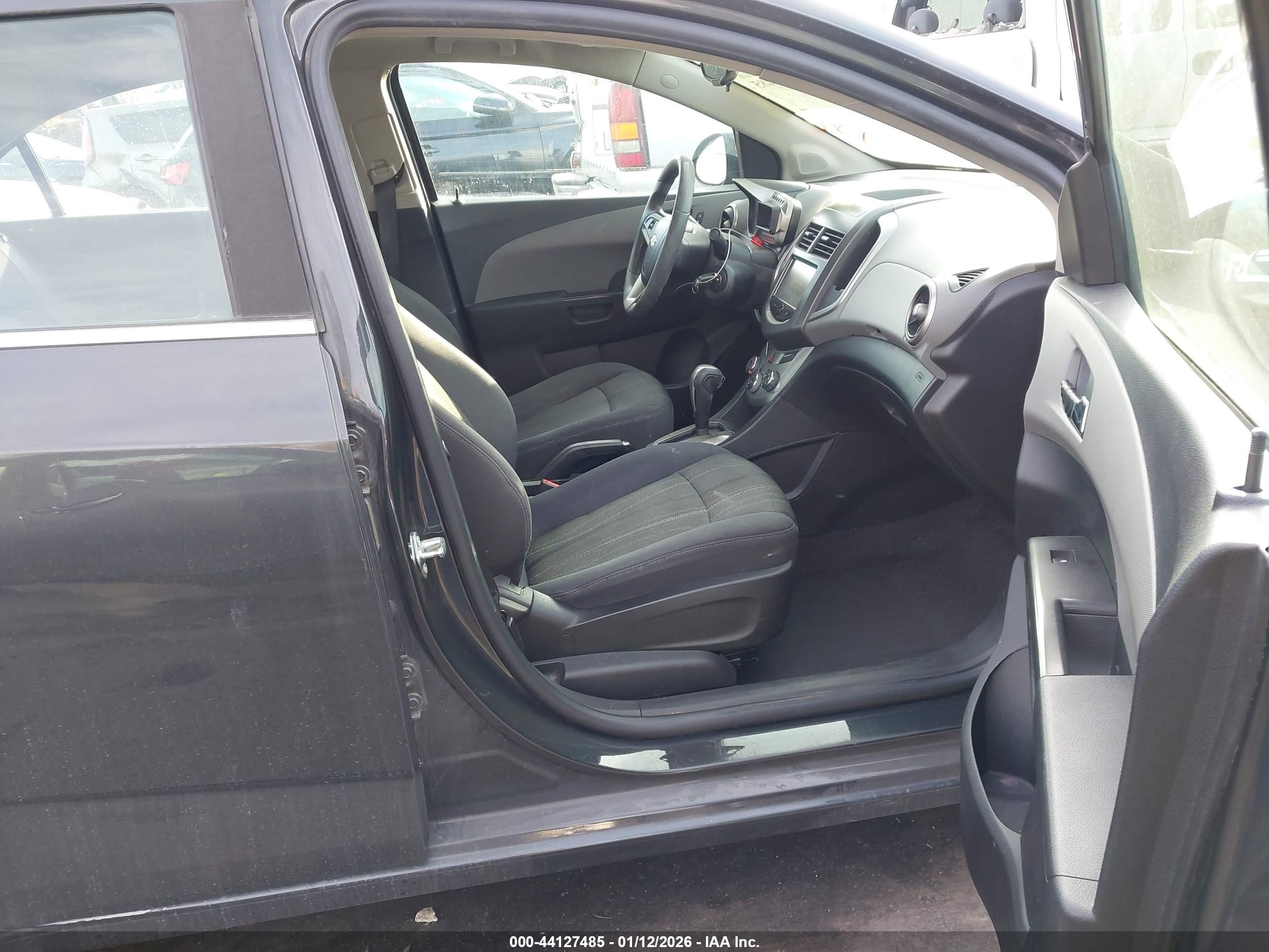CHEVROLET SONIC image 5
