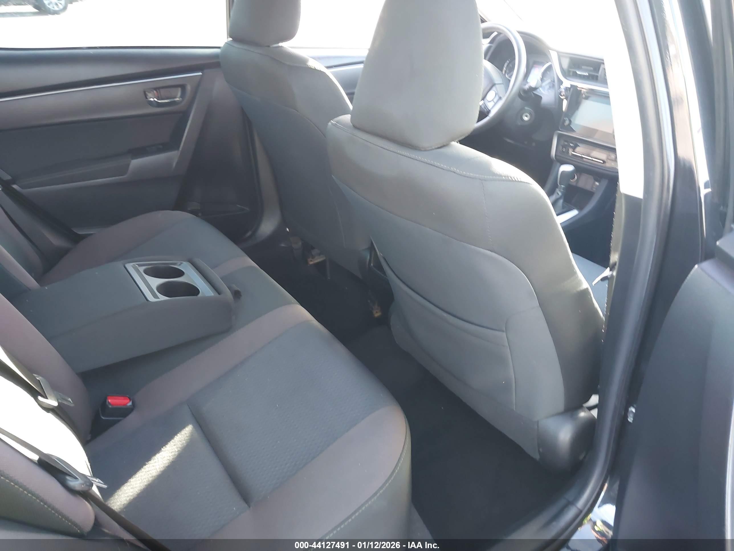TOYOTA COROLLA image 8