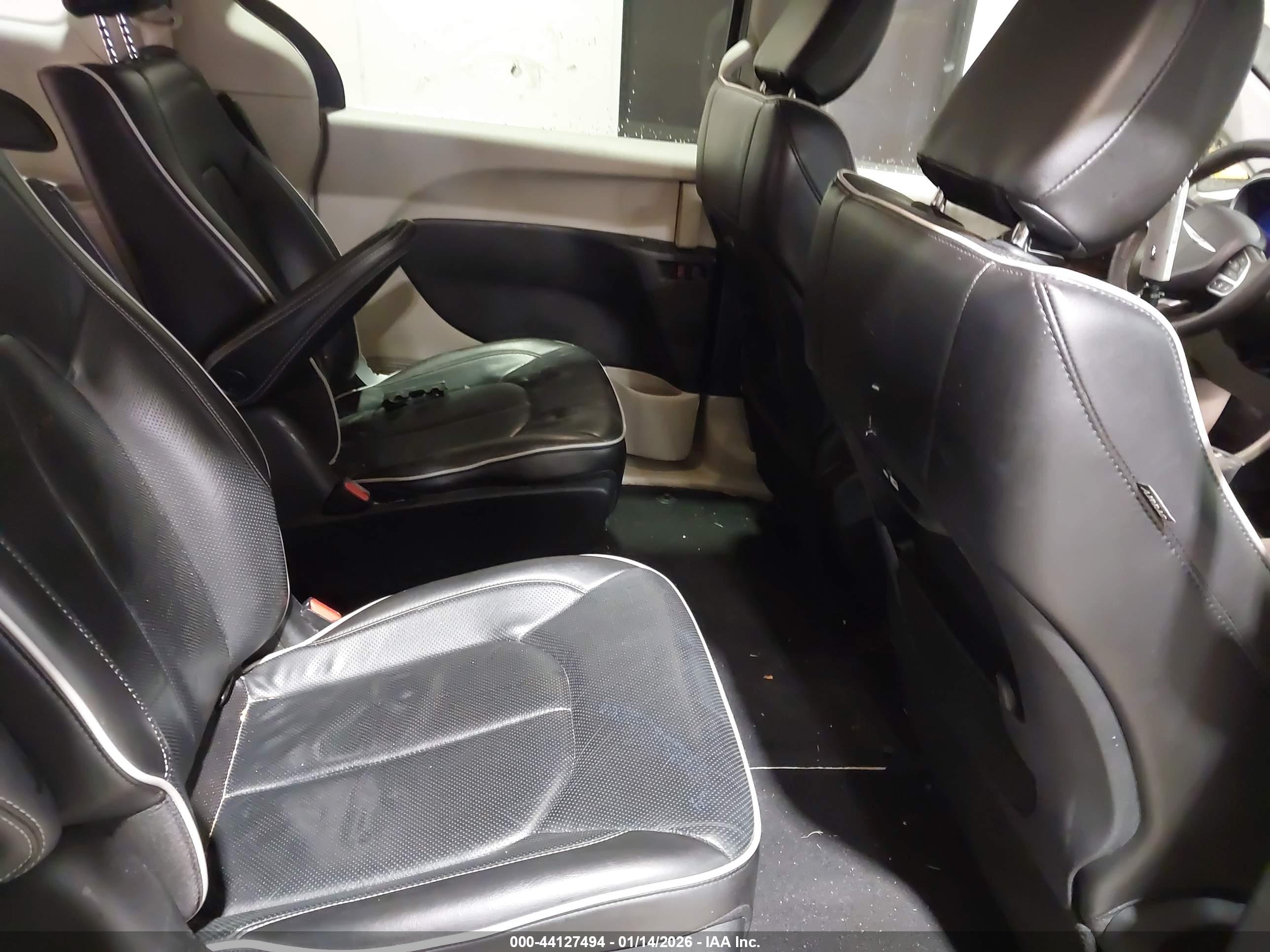 CHRYSLER PACIFICA image 8