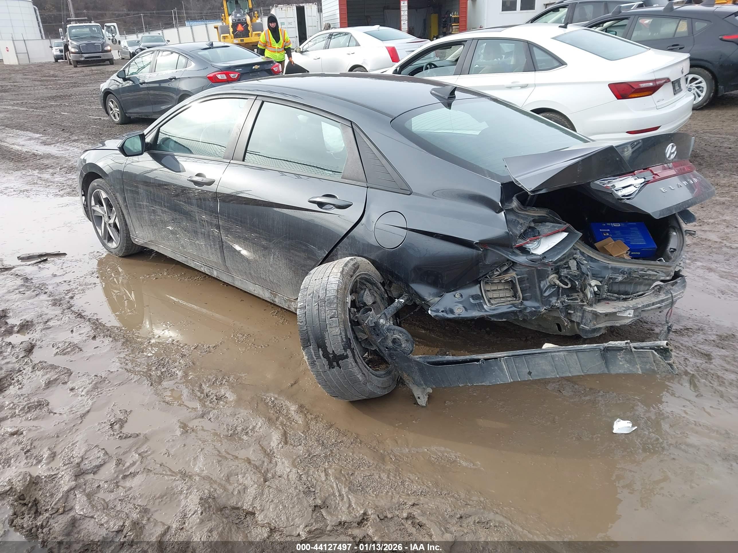 HYUNDAI ELANTRA image 3