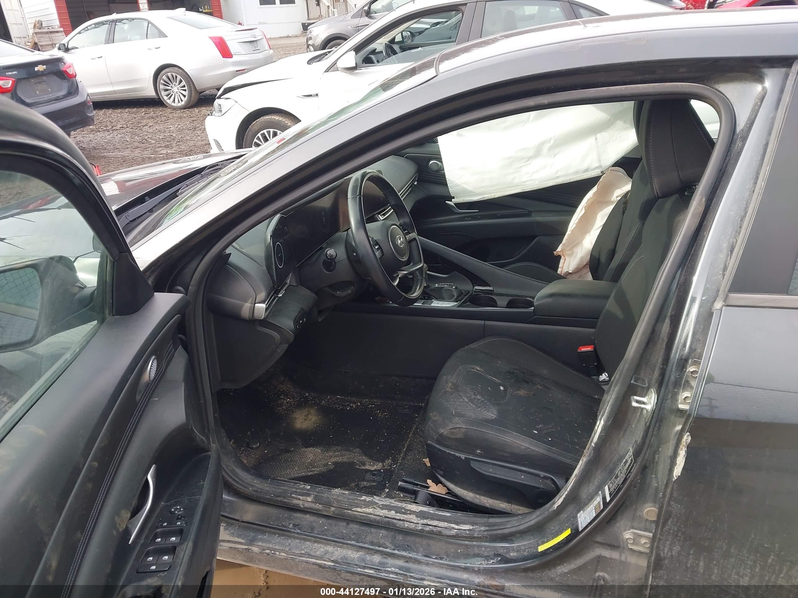 HYUNDAI ELANTRA image 5