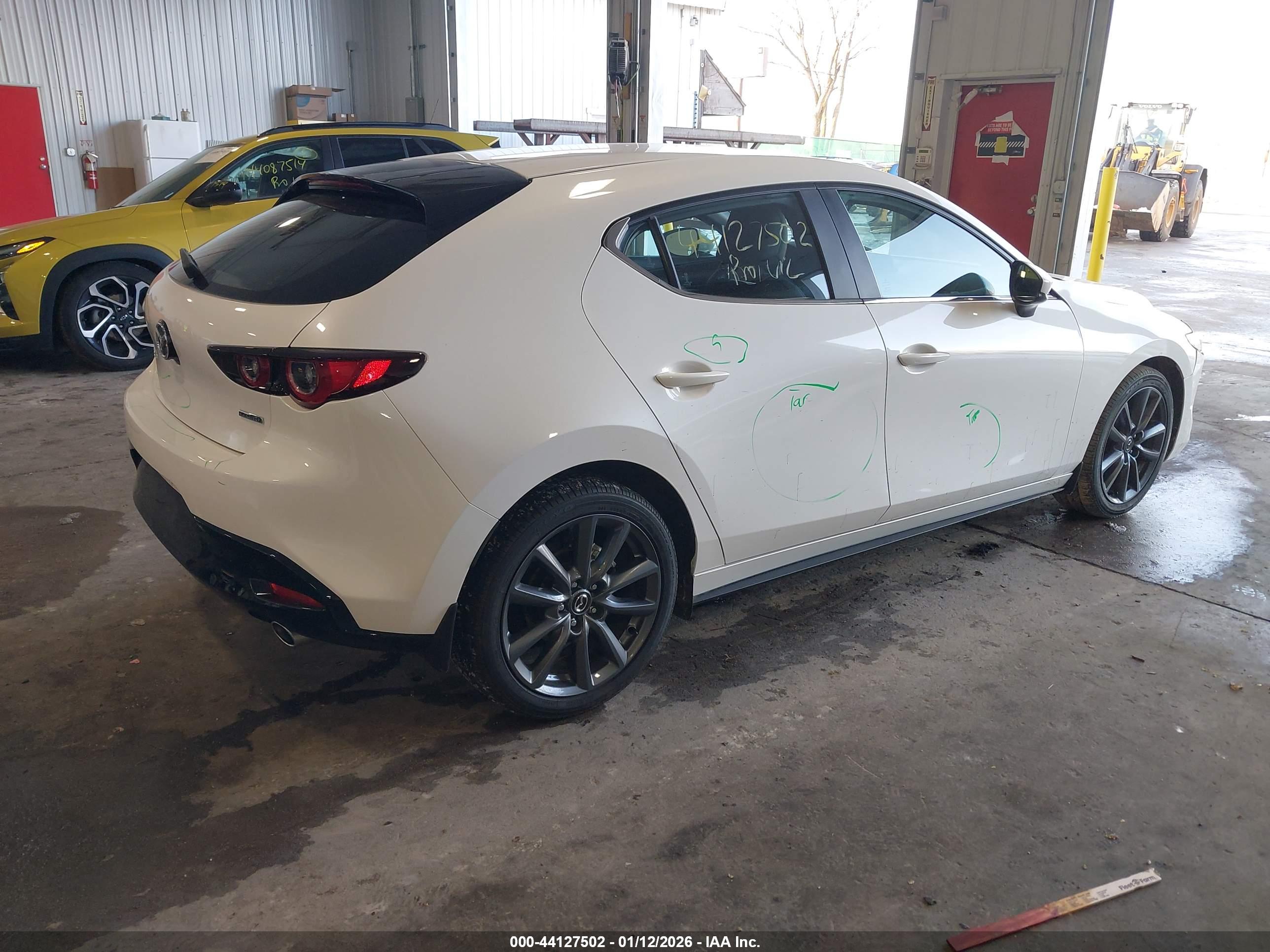 MAZDA MAZDA3 image 4