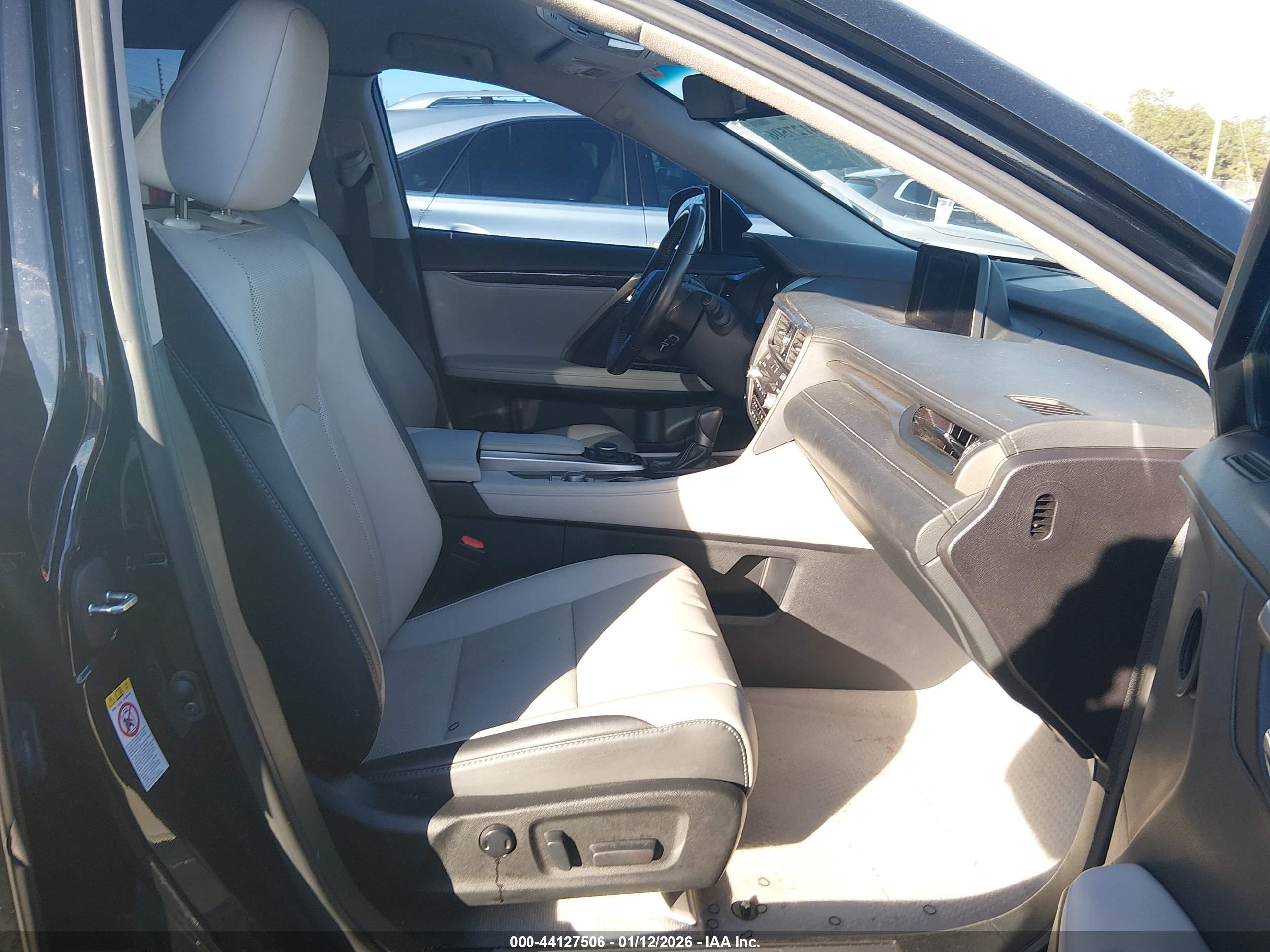 LEXUS RX image 5