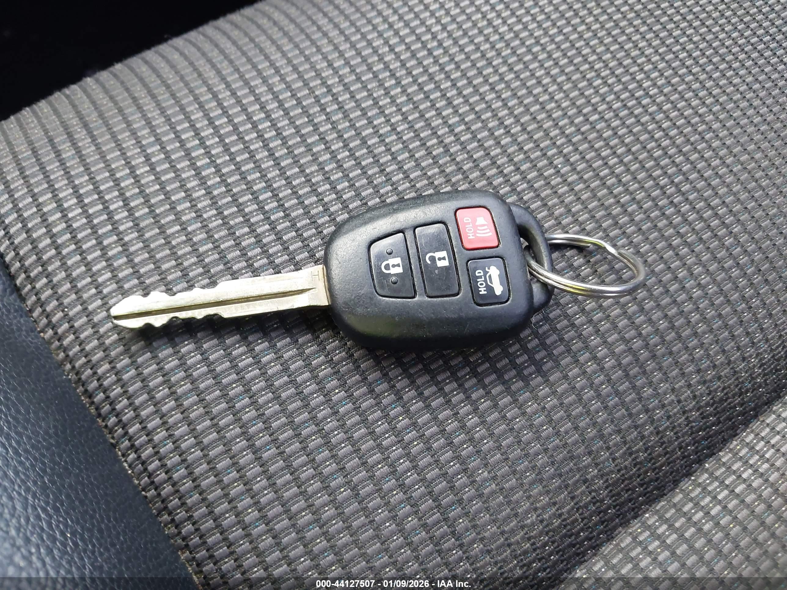 TOYOTA COROLLA image 11