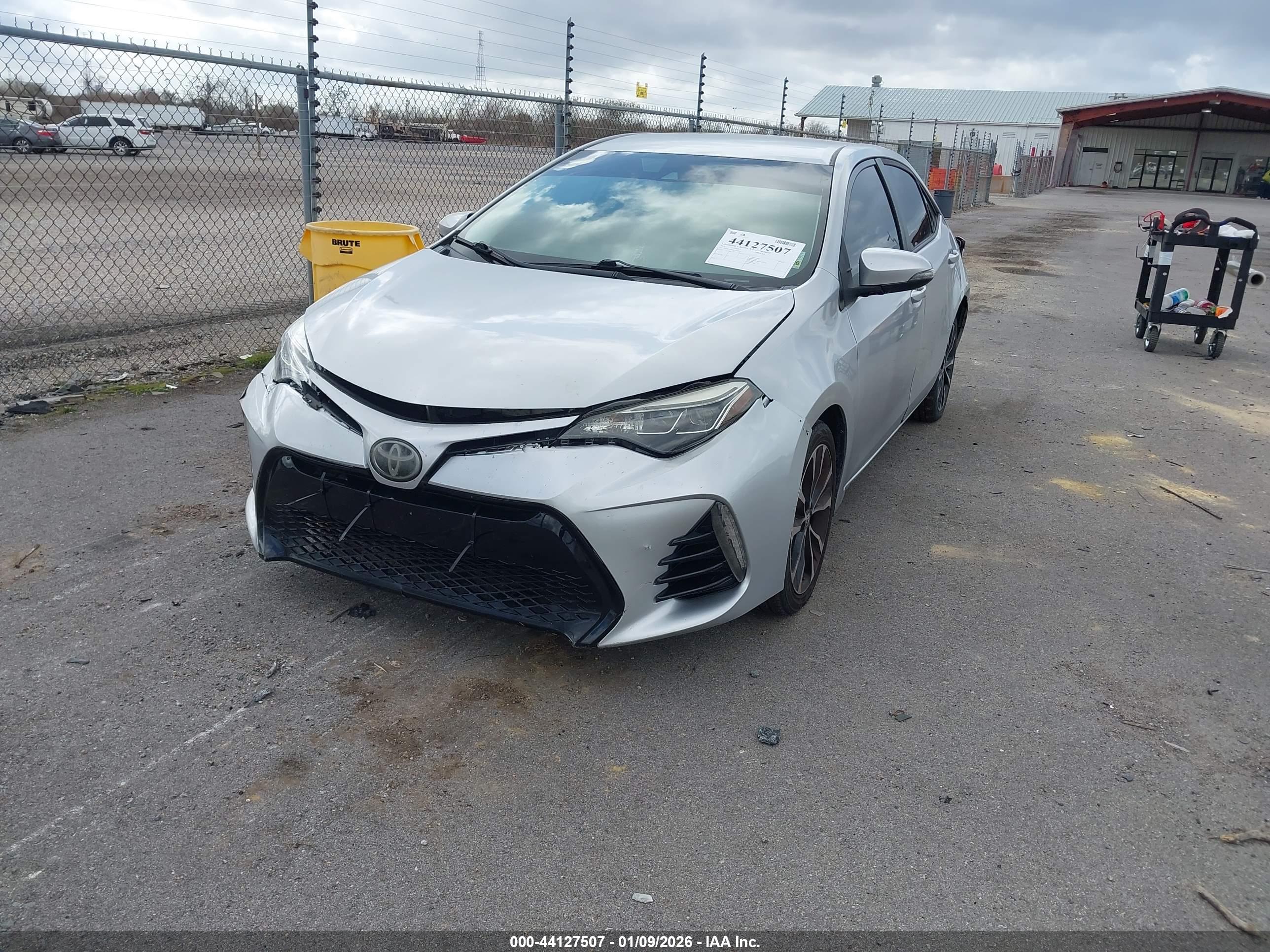 TOYOTA COROLLA image 2