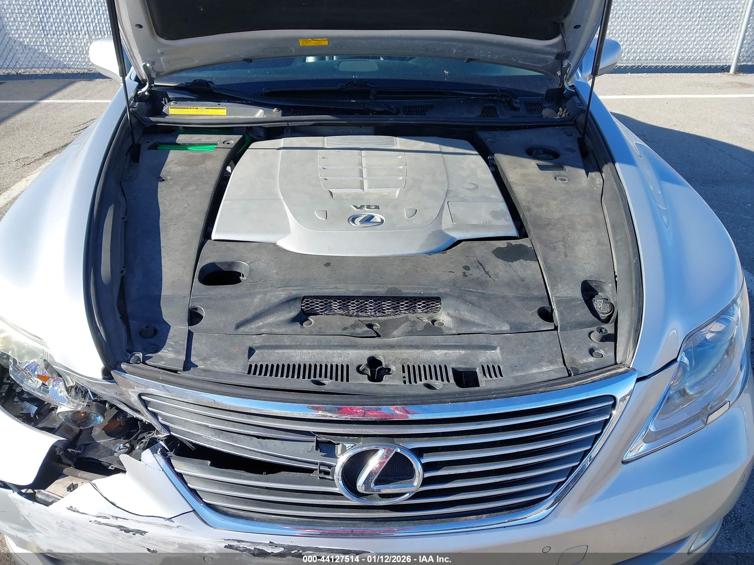 LEXUS LS image 10