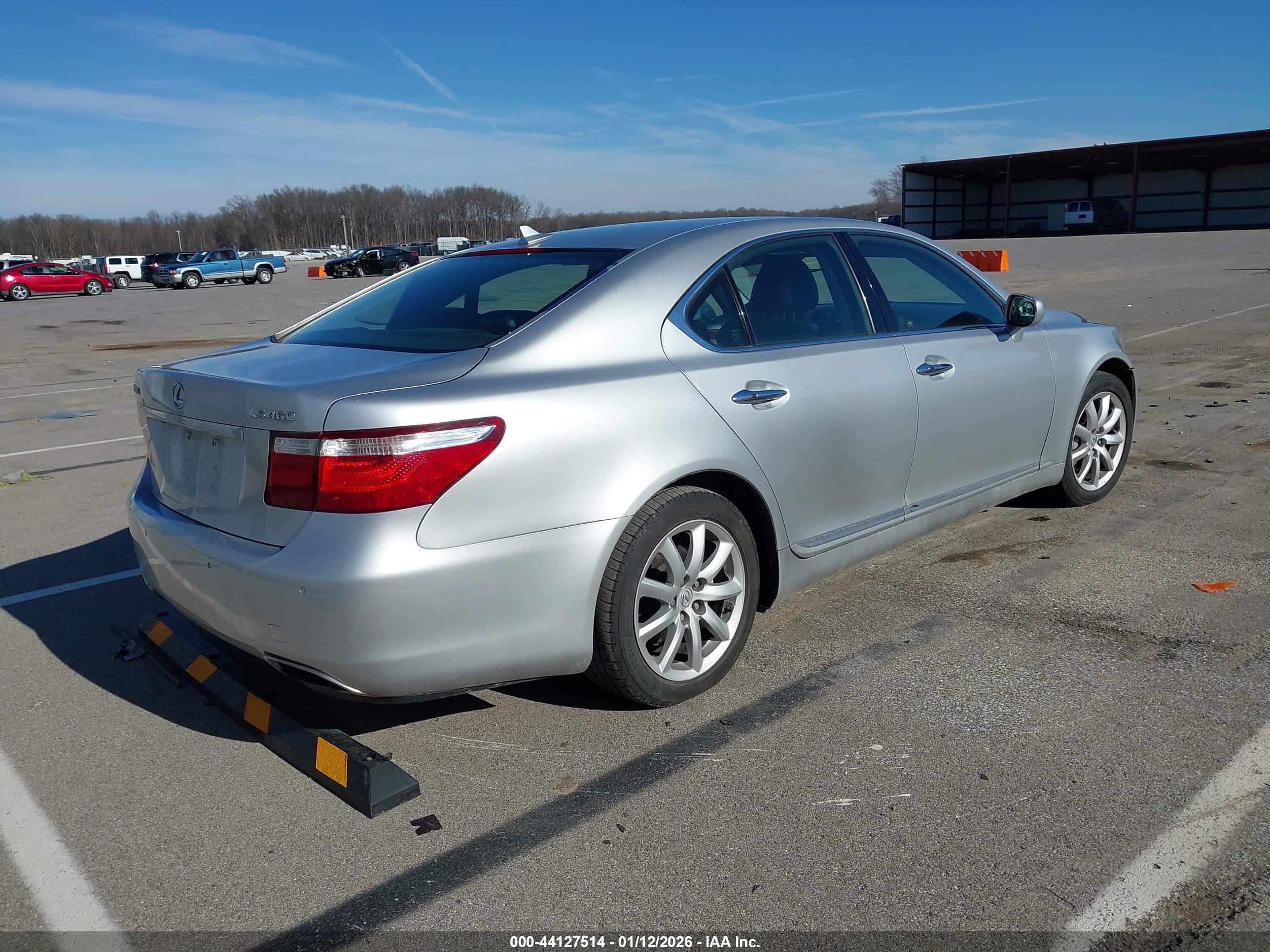LEXUS LS image 4