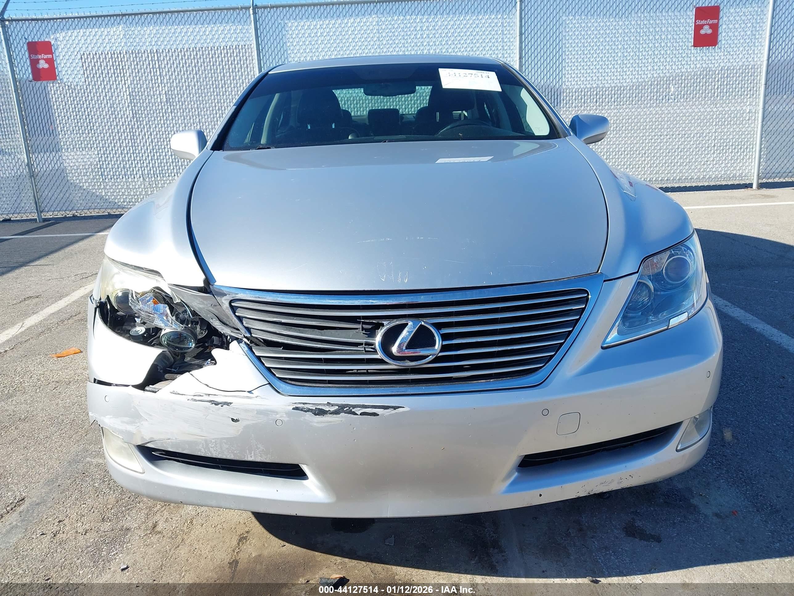 LEXUS LS image 6